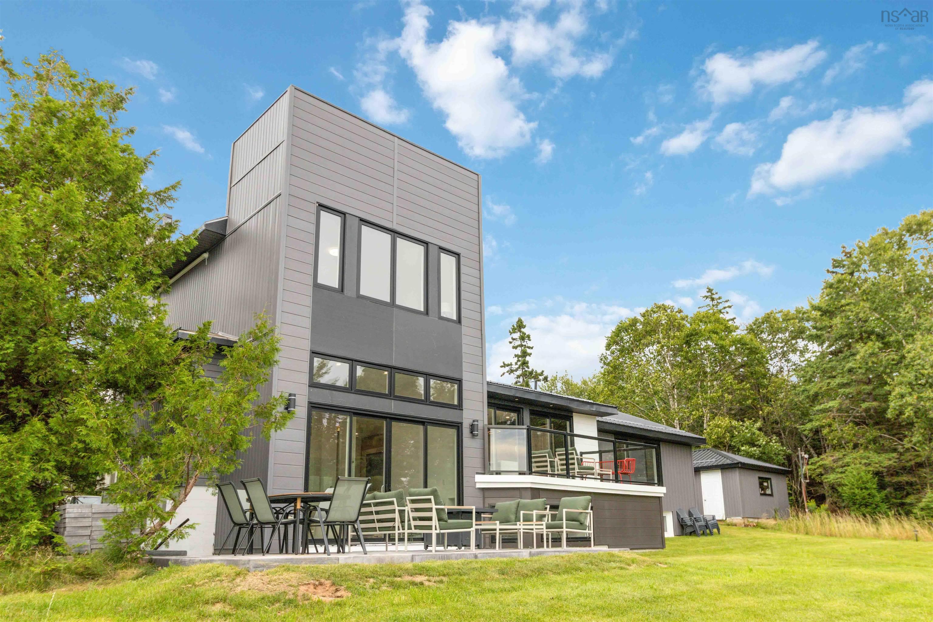 $1,245,000.00: 3432 Prospect Road, Whites Lake