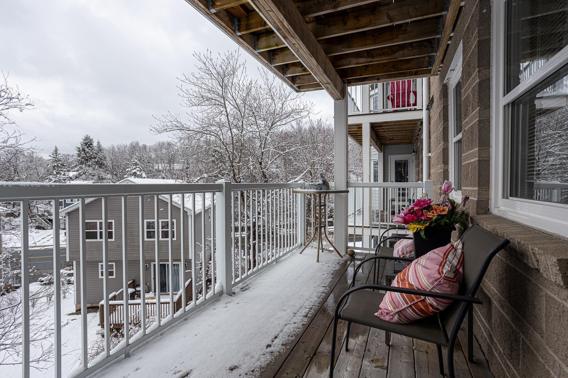 $339,900.00: 310 83 Kearney Lake Road, Halifax