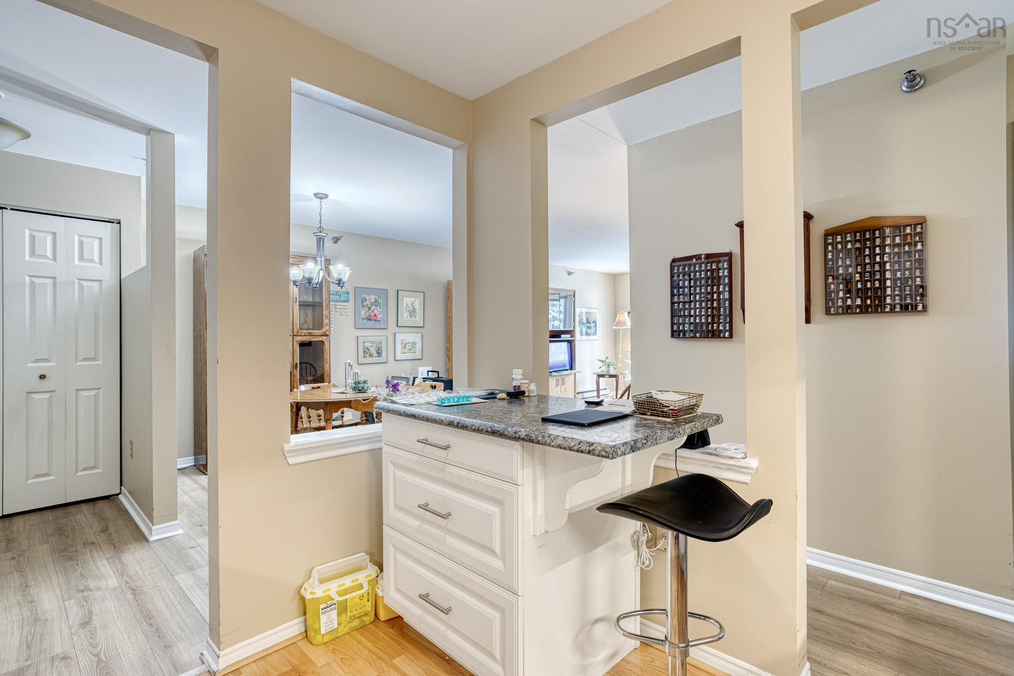 $339,900.00: 310 83 Kearney Lake Road, Halifax