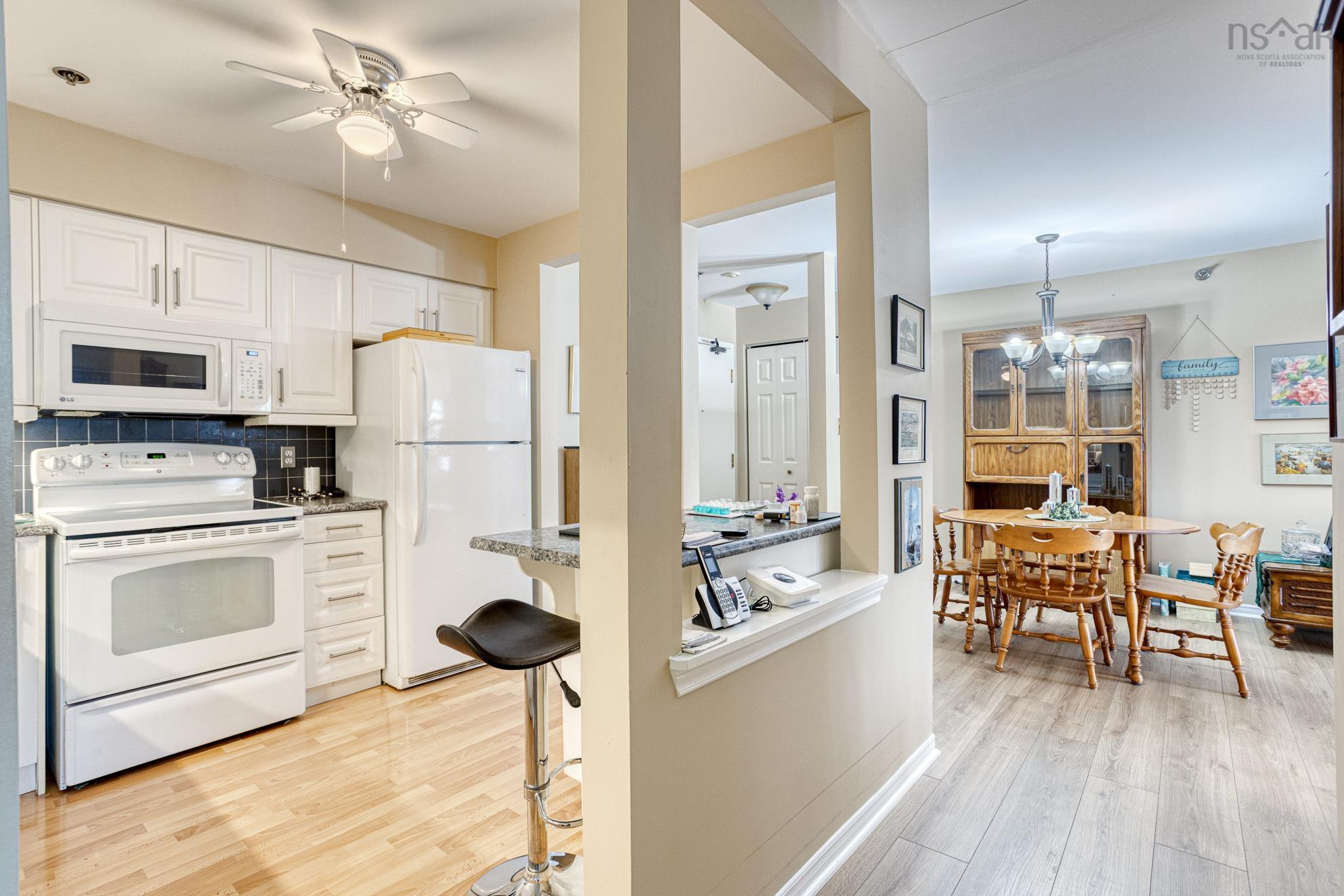 $339,900.00: 310 83 Kearney Lake Road, Halifax