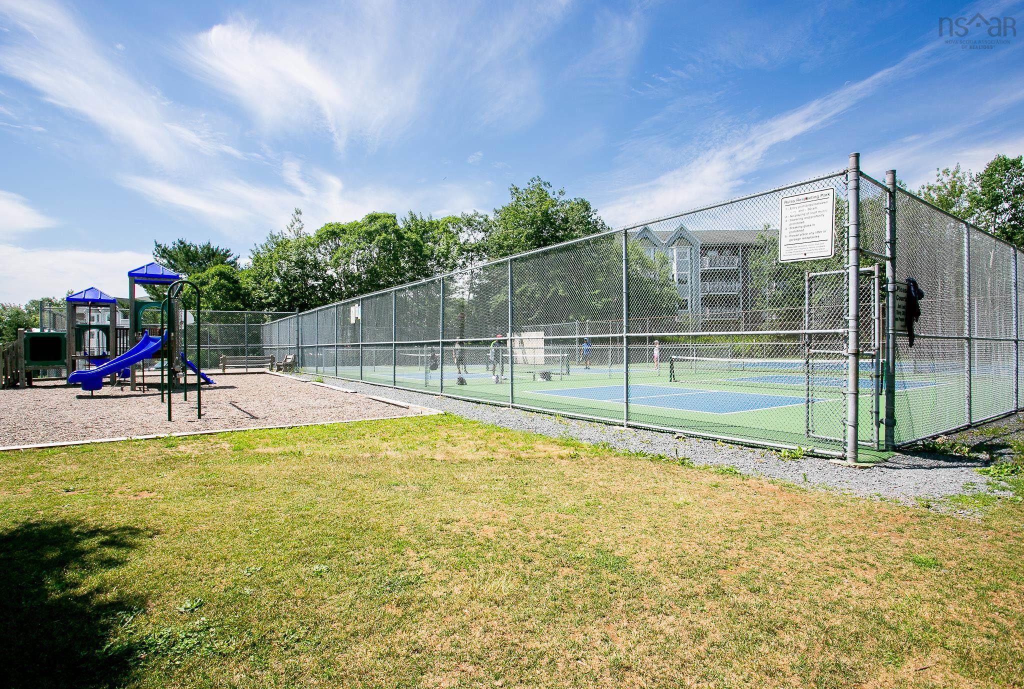 $339,900.00: 310 83 Kearney Lake Road, Halifax