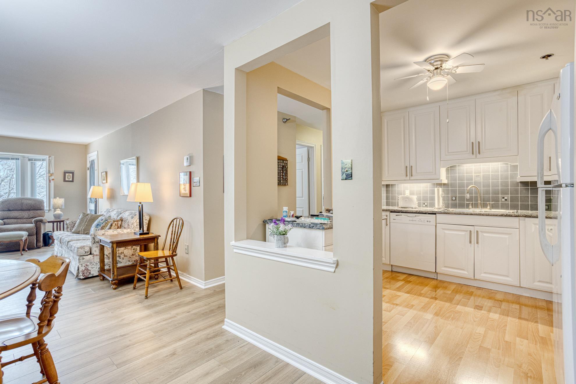 $339,900.00: 310 83 Kearney Lake Road, Halifax