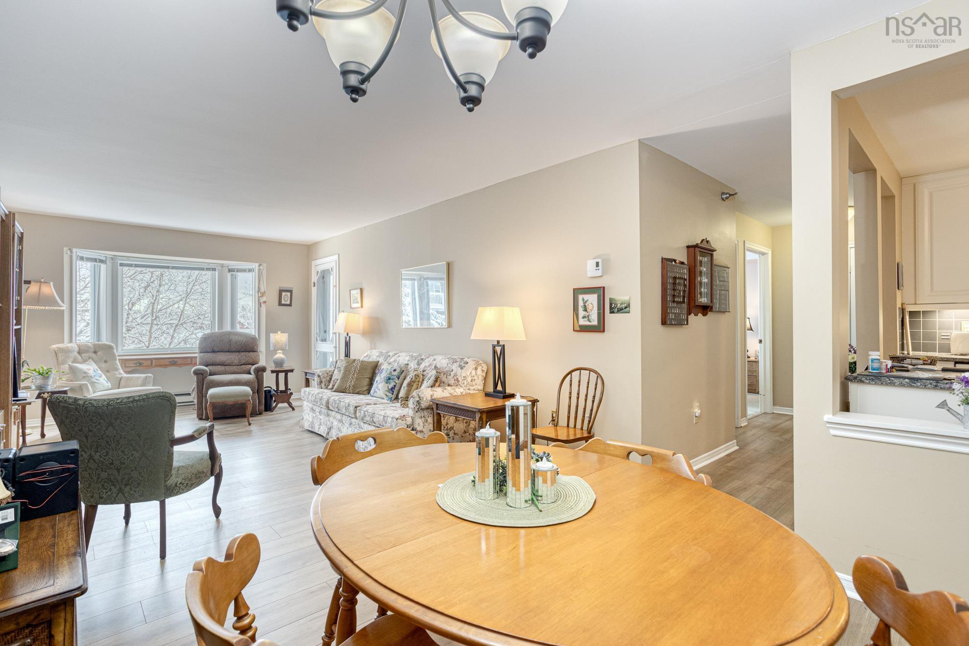 $339,900.00: 310 83 Kearney Lake Road, Halifax
