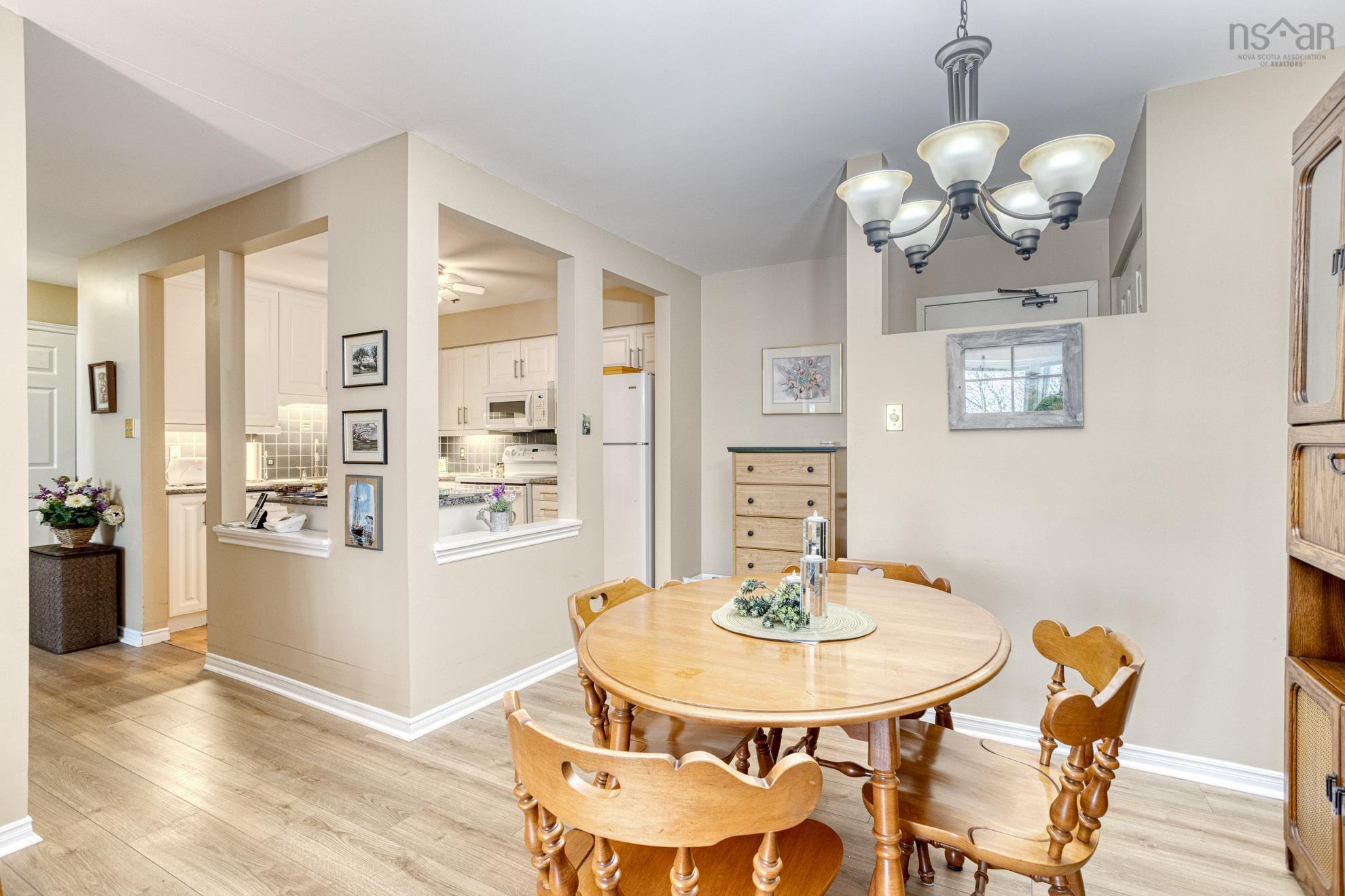 $339,900.00: 310 83 Kearney Lake Road, Halifax