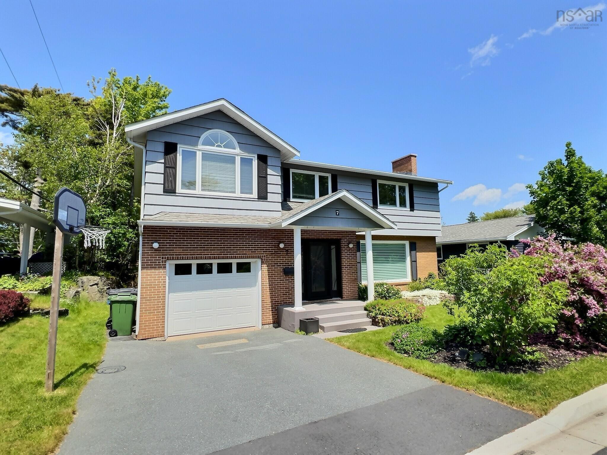 $749,900.00: 7 Briarwood Crescent, Halifax