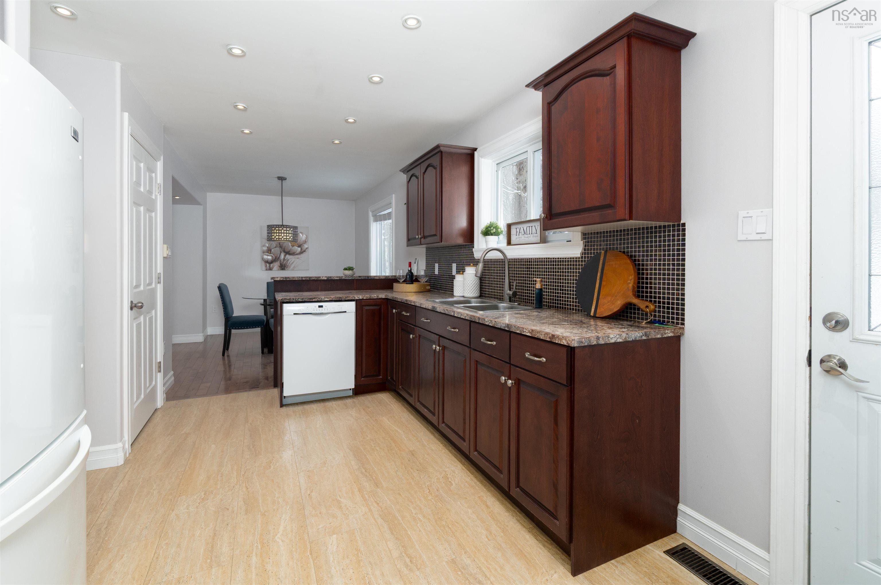 $589,900.00: 33 Stuart Harris Drive, Dartmouth