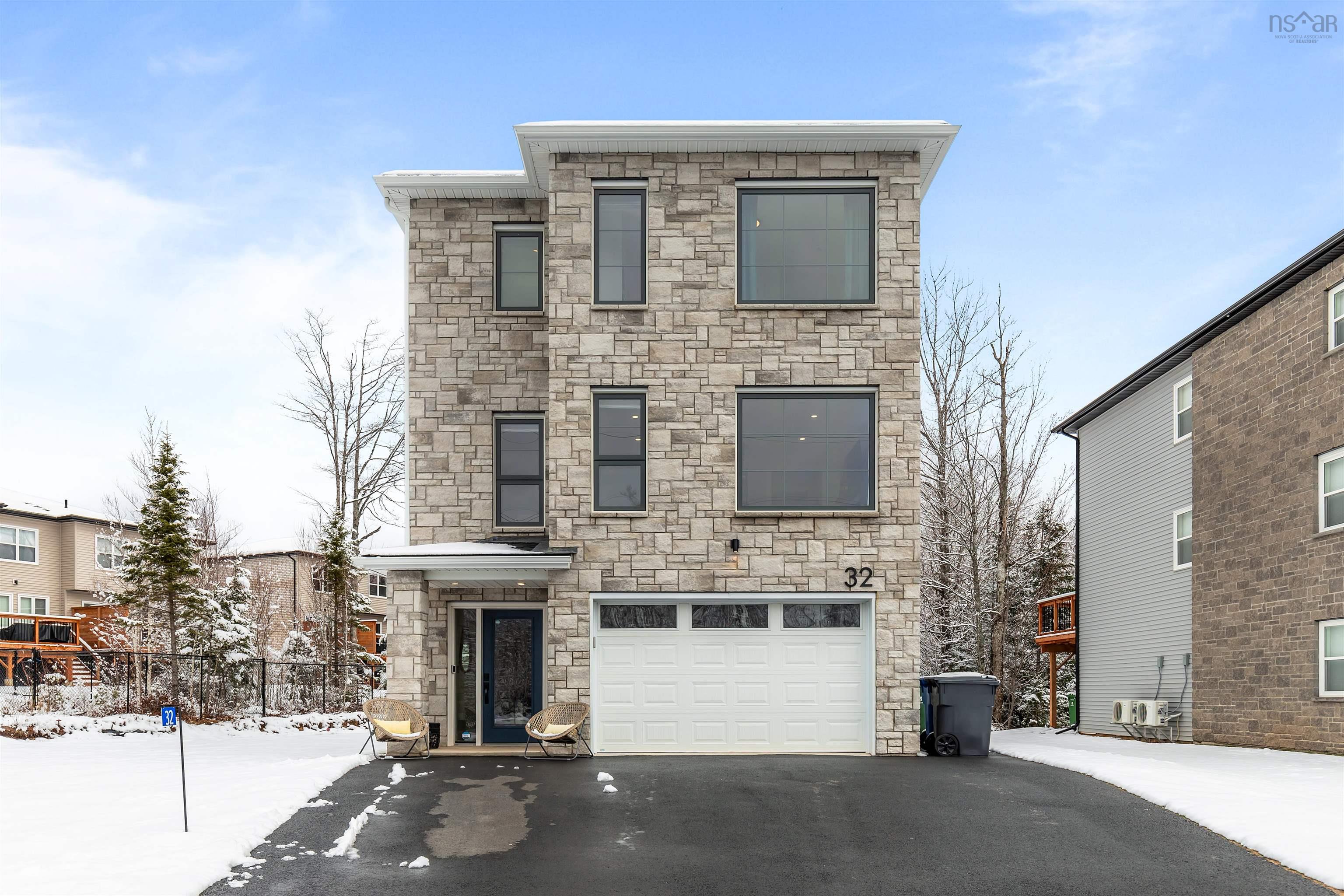 $614,900.00: 32 Owdis Avenue, Lantz
