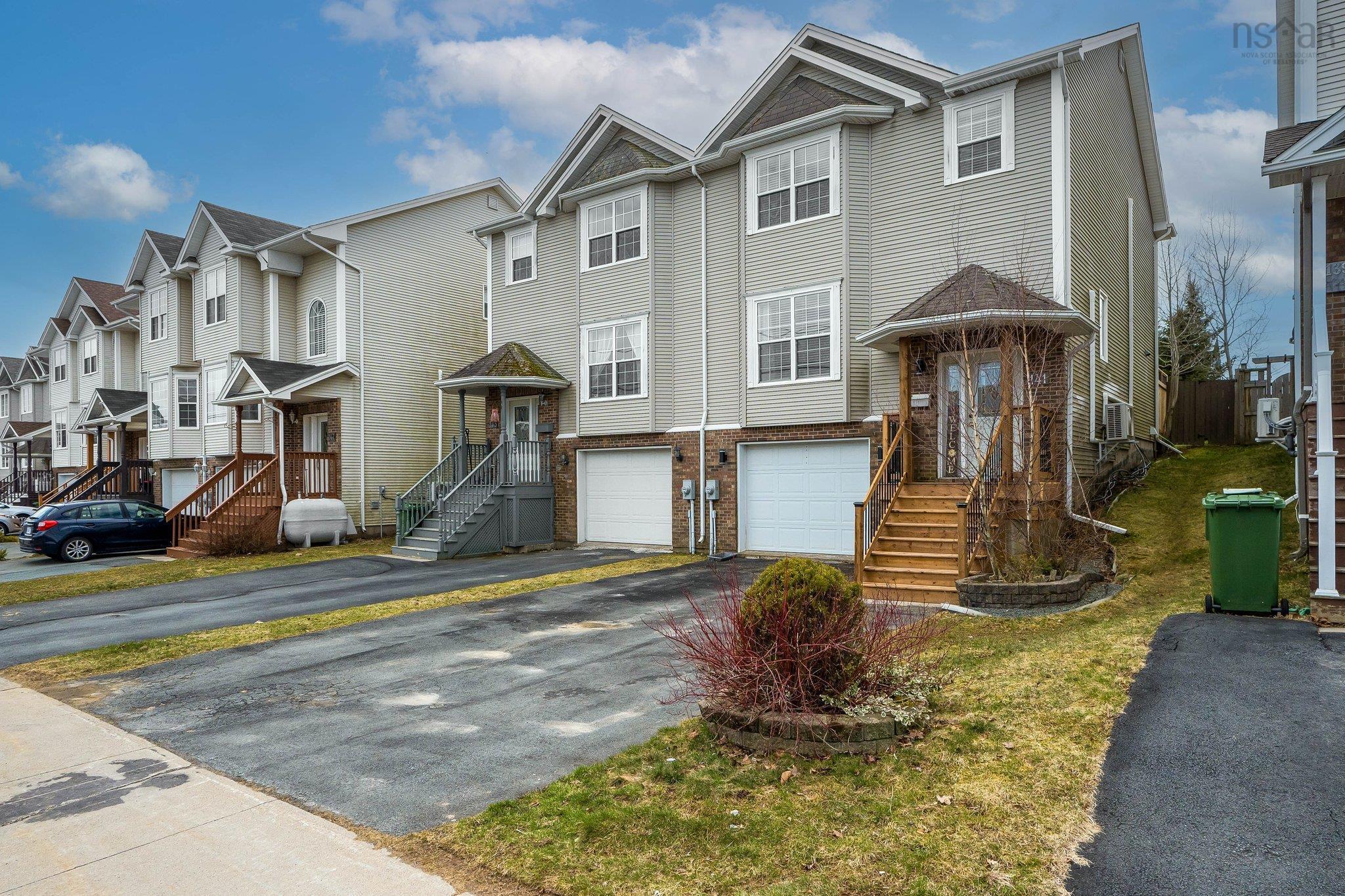 $499,900.00: 141 Green Village Lane, Dartmouth