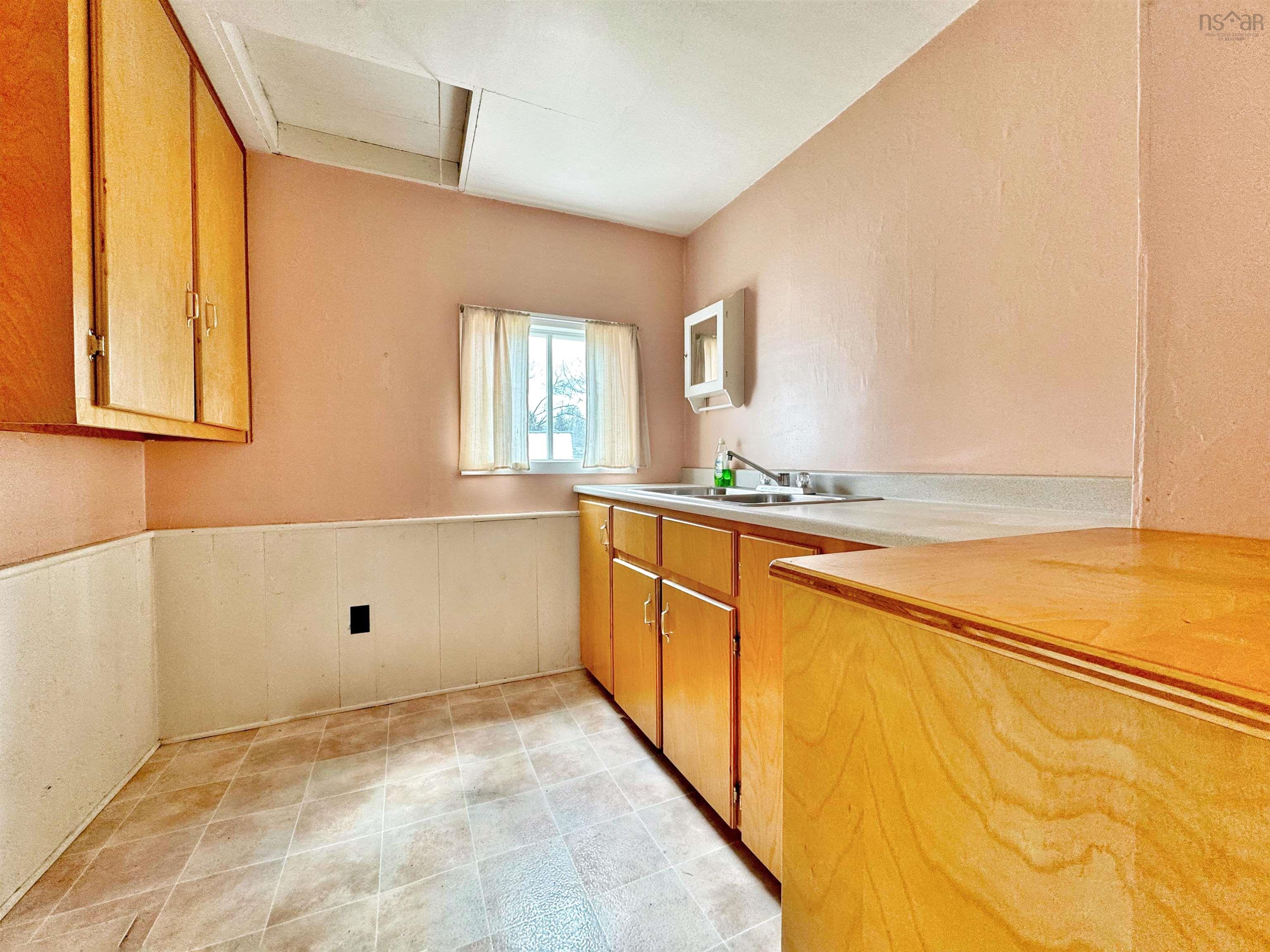 $229,900.00: 1360 Highway 1, East Kingston