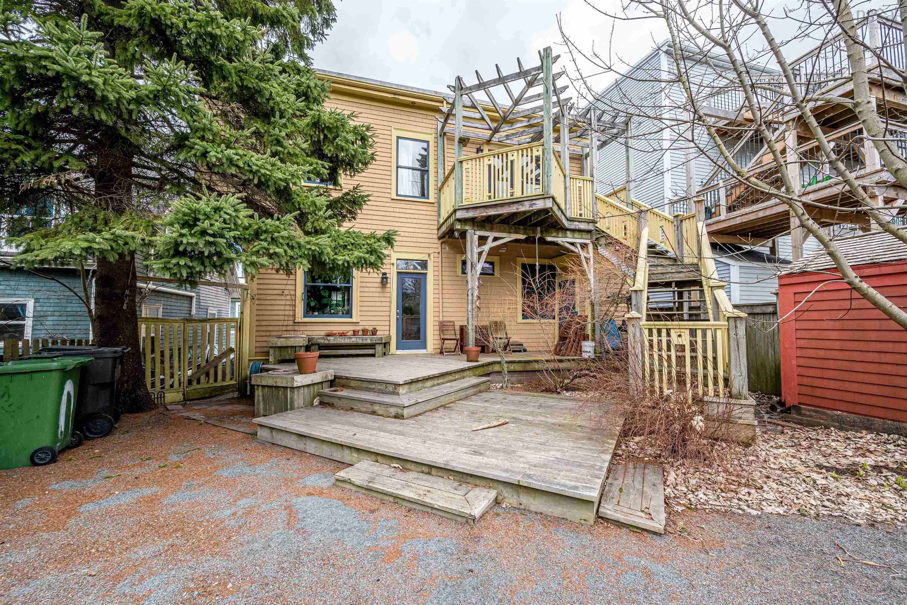 2048 Creighton Street 