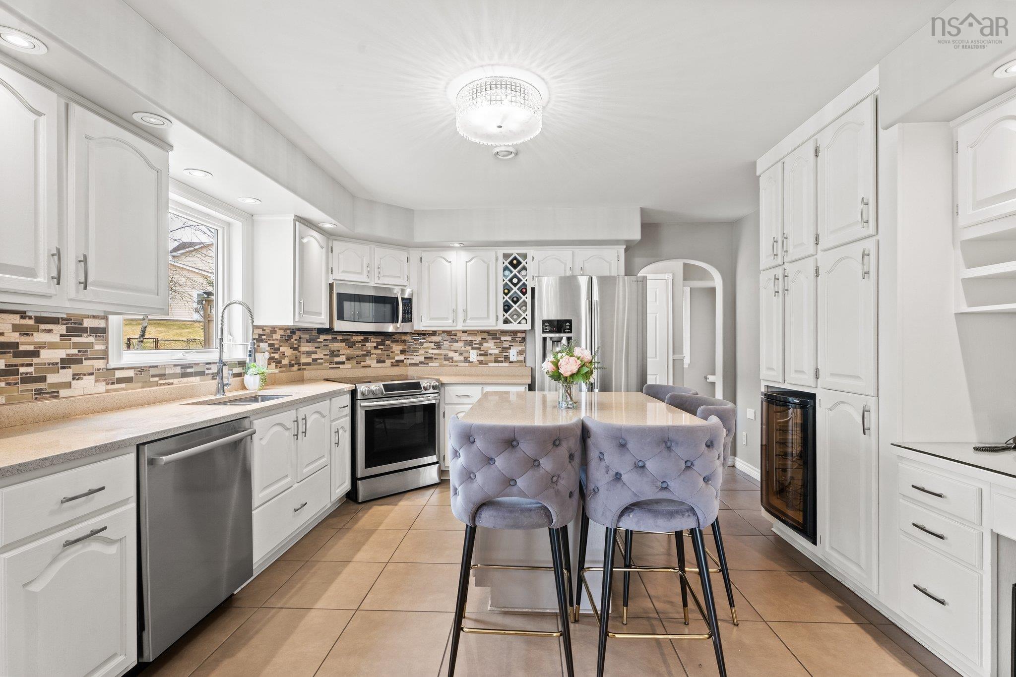 $824,900.00: 17 Pineview Crescent, Stellarton