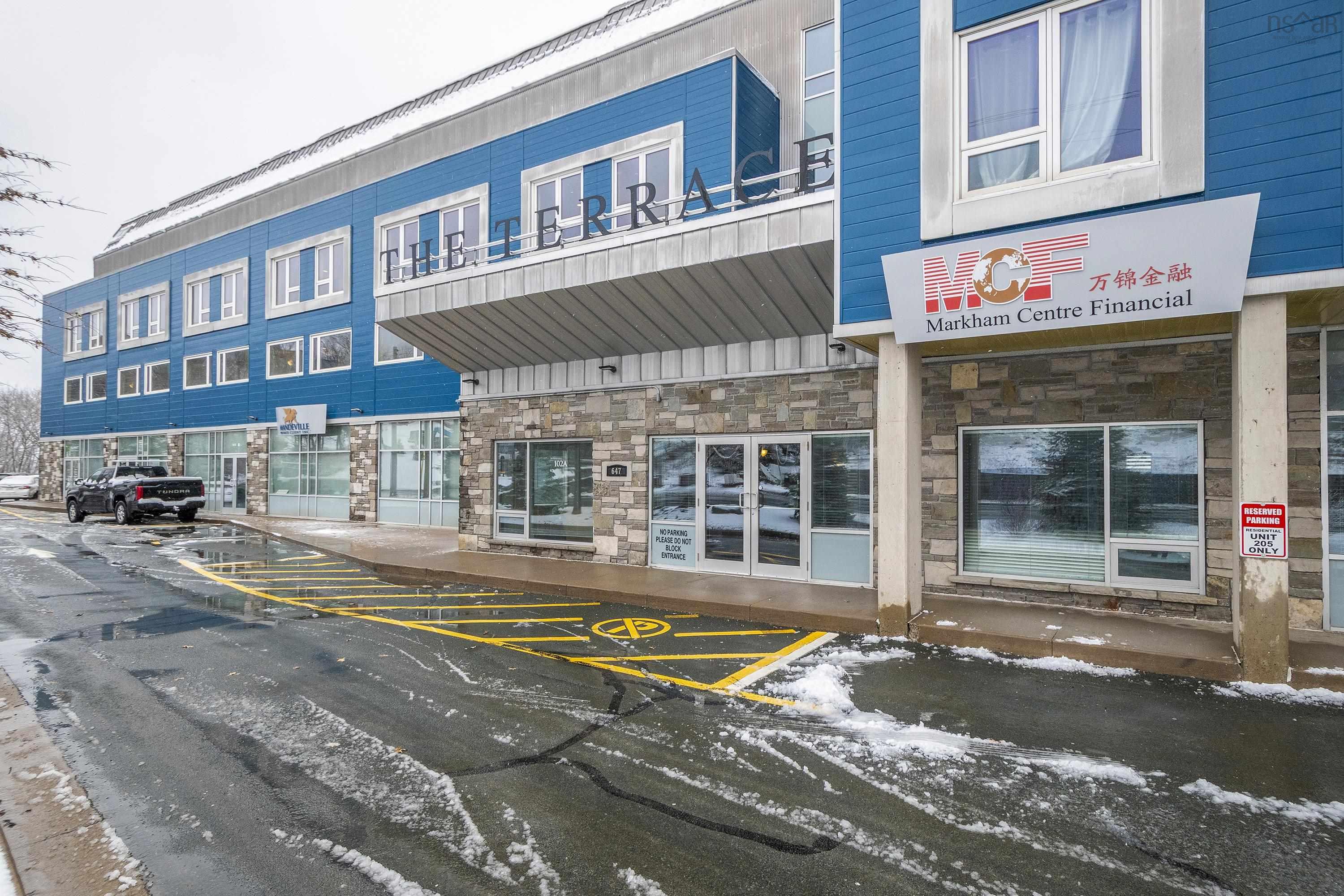 $385,000.00: 406 647 Bedford Highway, Halifax