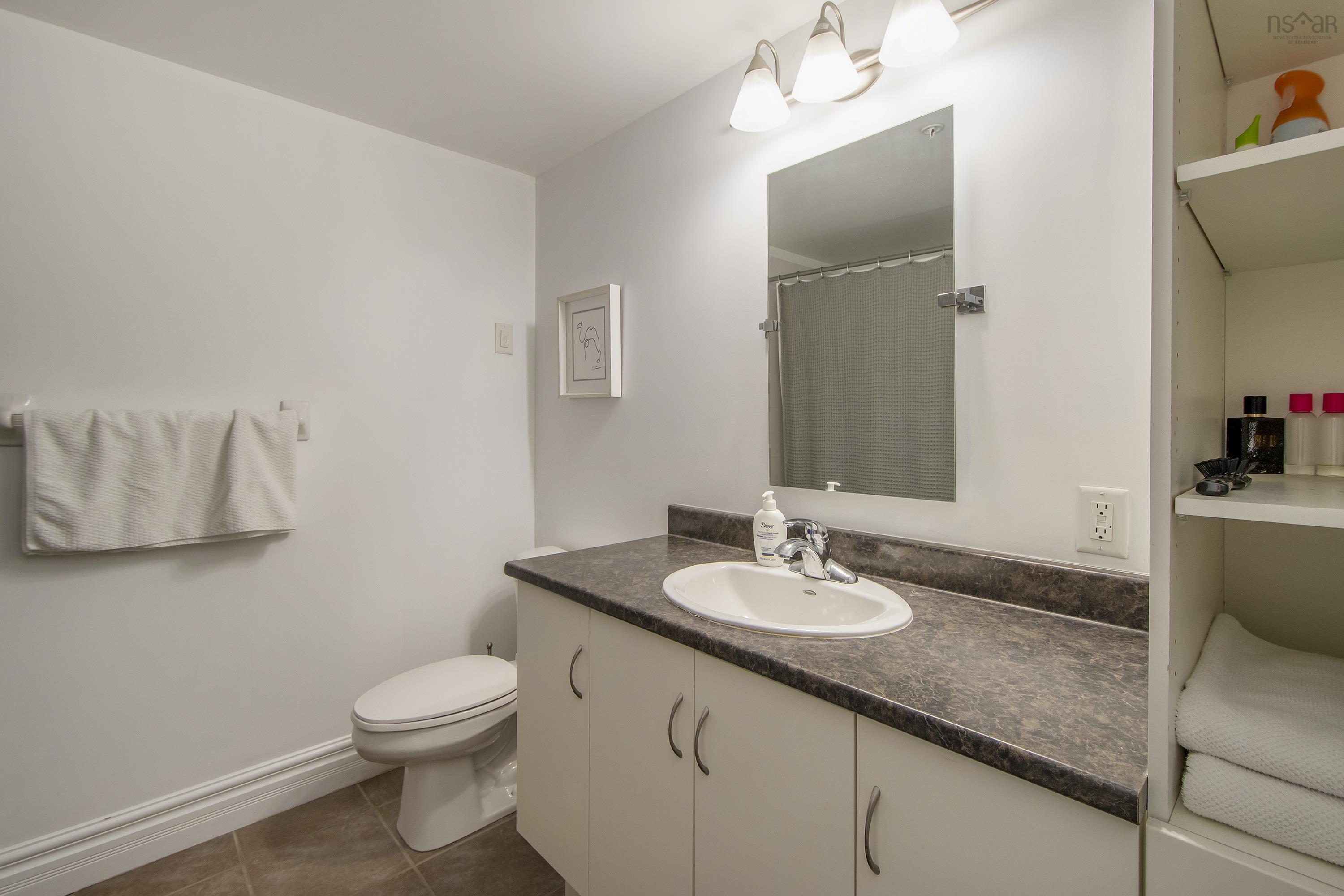 $385,000.00: 406 647 Bedford Highway, Halifax