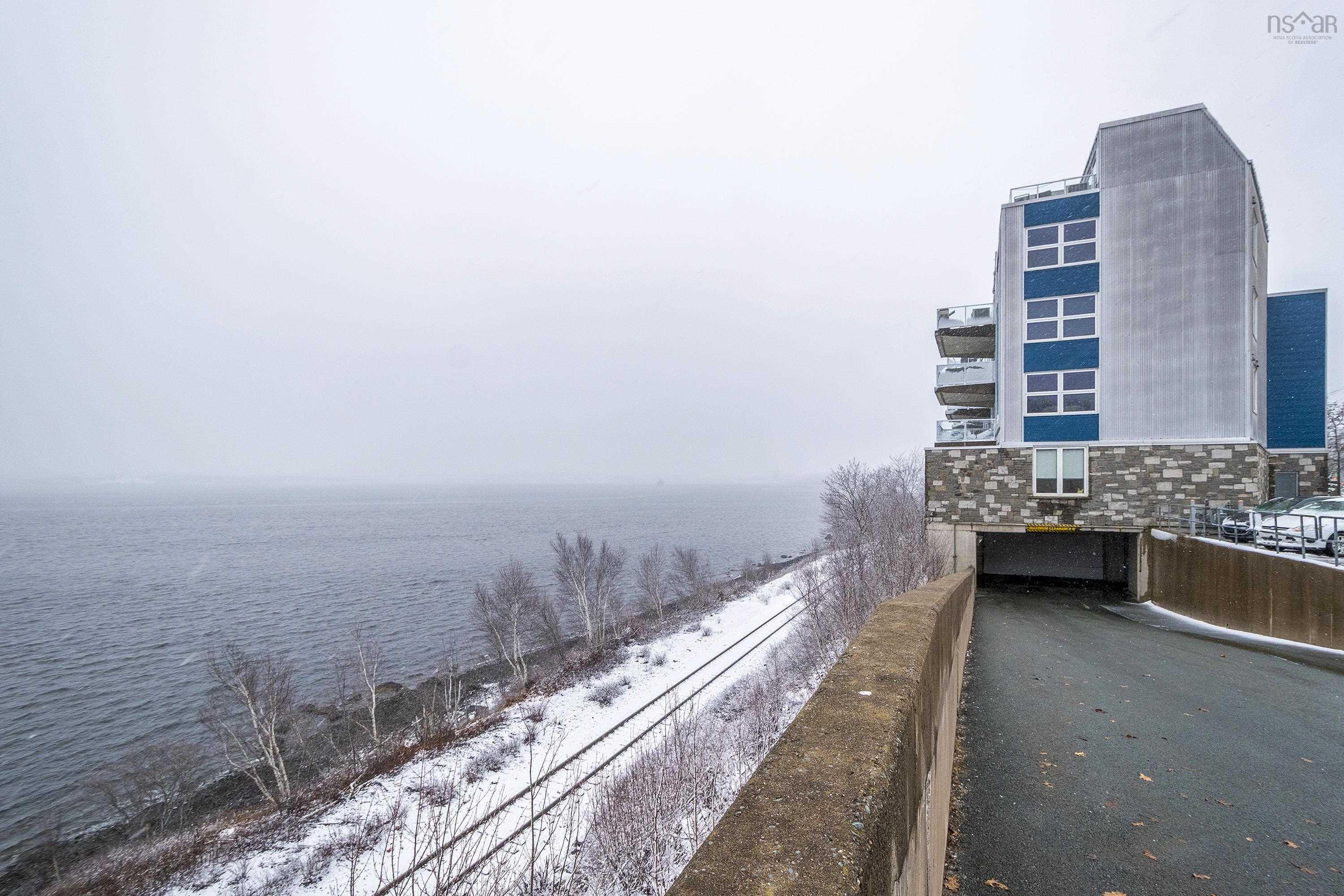 $385,000.00: 406 647 Bedford Highway, Halifax