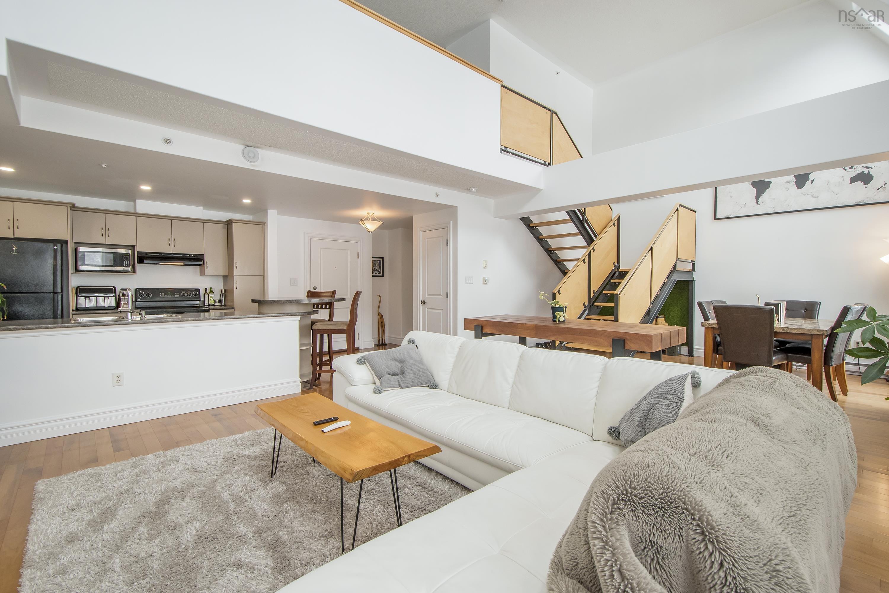 $385,000.00: 406 647 Bedford Highway, Halifax