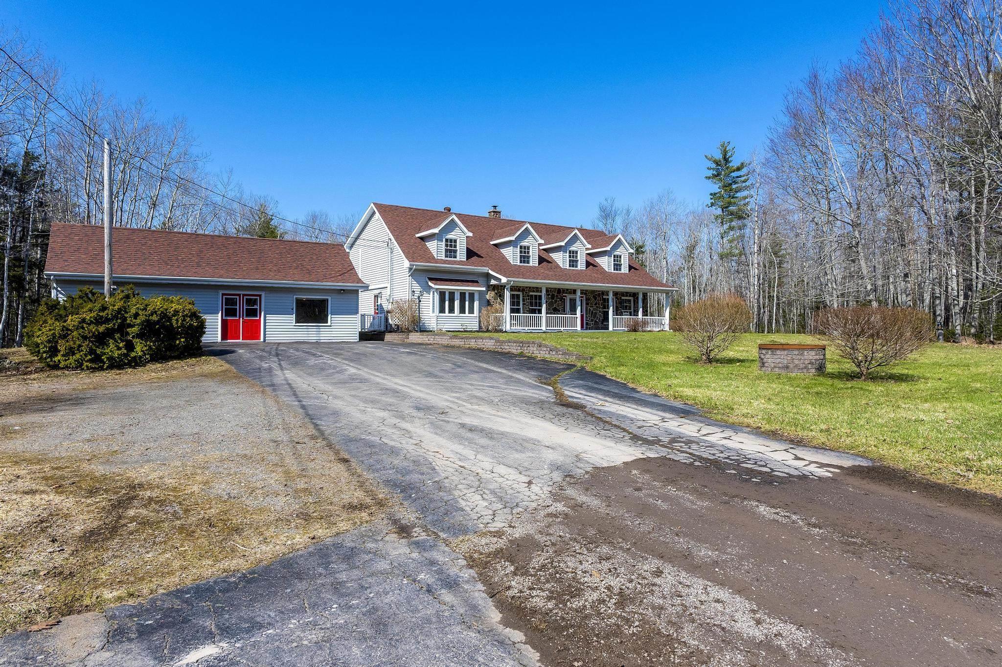 $674,900.00: 33 Hall Road S, Greenwood