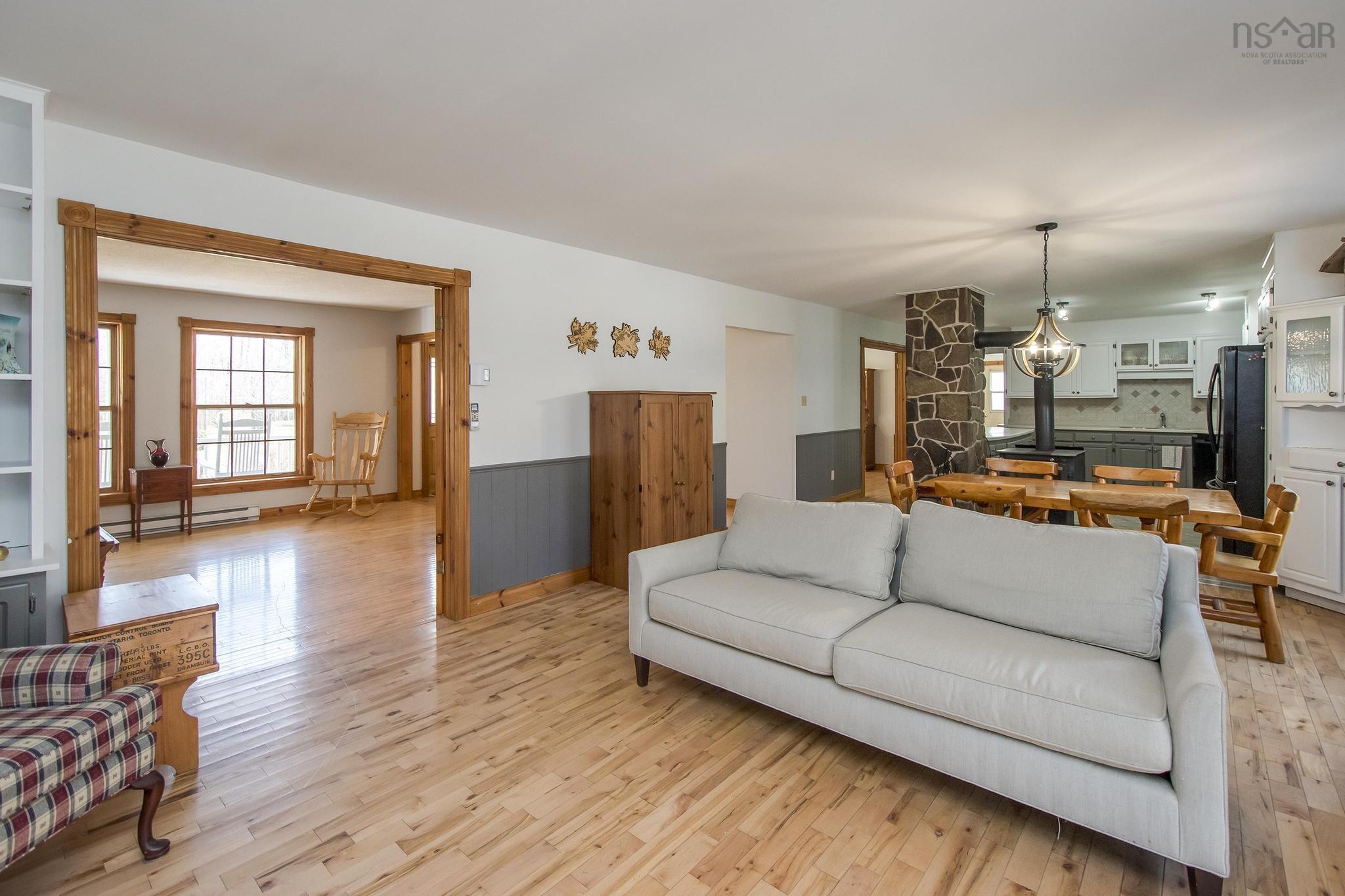$674,900.00: 33 Hall Road S, Greenwood
