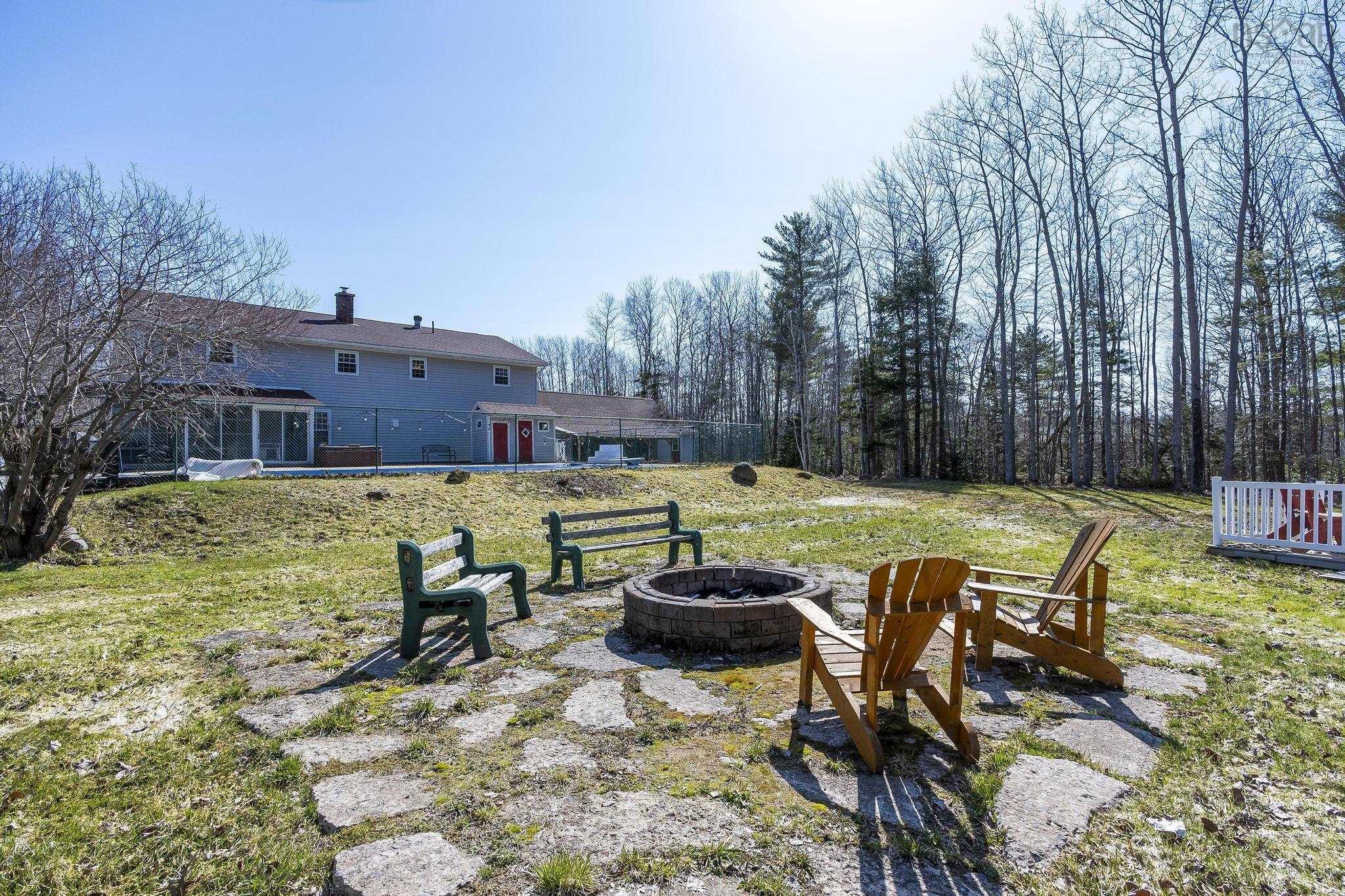 $674,900.00: 33 Hall Road S, Greenwood