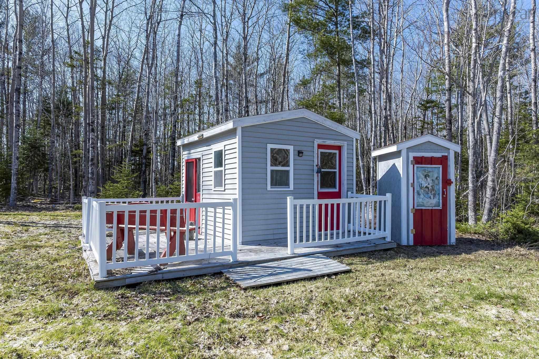 $674,900.00: 33 Hall Road S, Greenwood