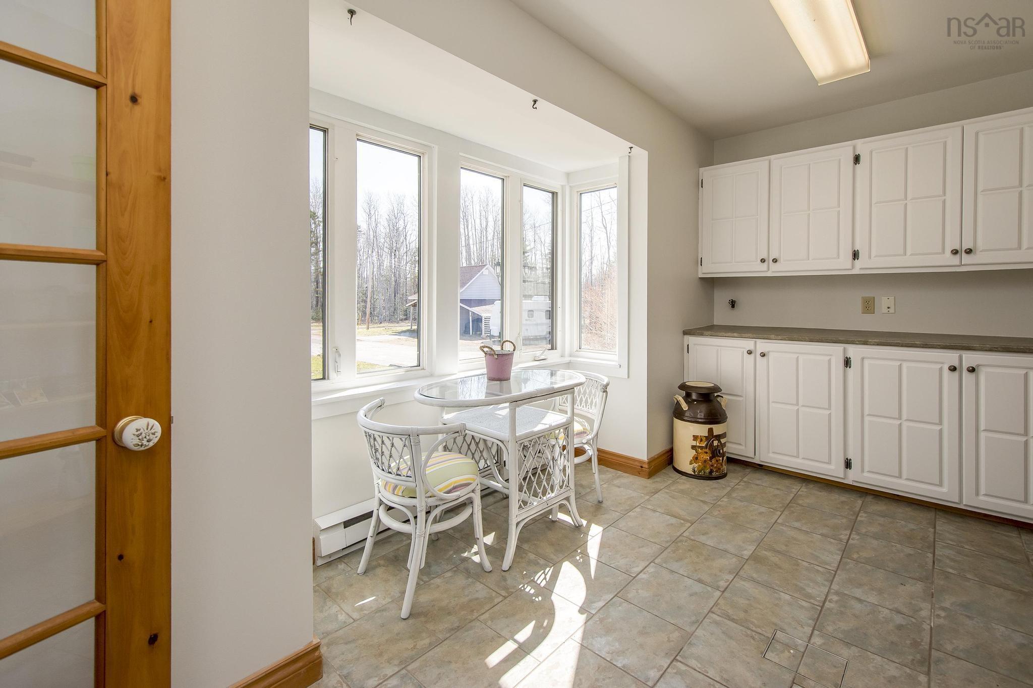 $674,900.00: 33 Hall Road S, Greenwood