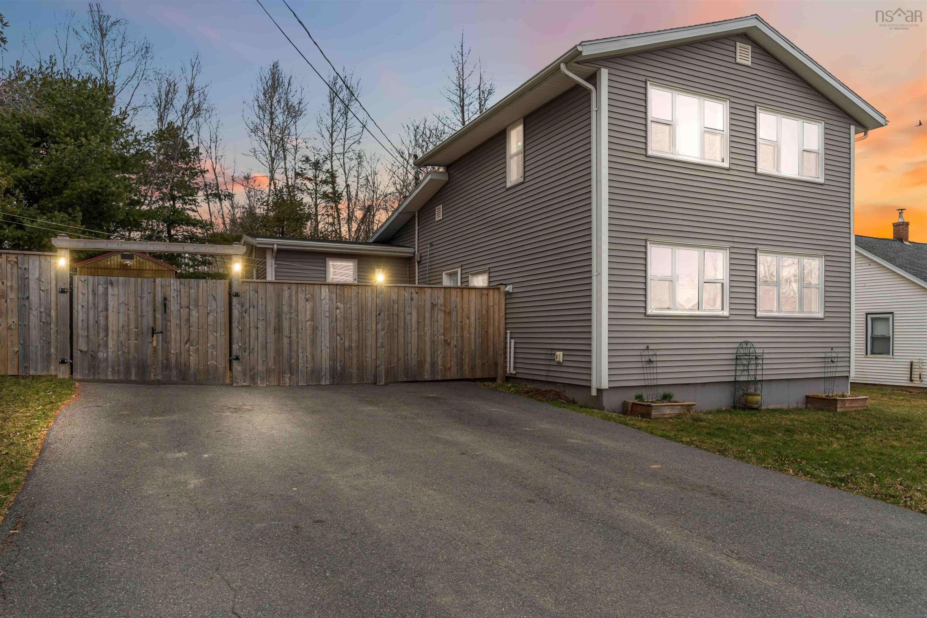 $399,900.00: 163 Old Halifax Road West Road, Three Mile Plains