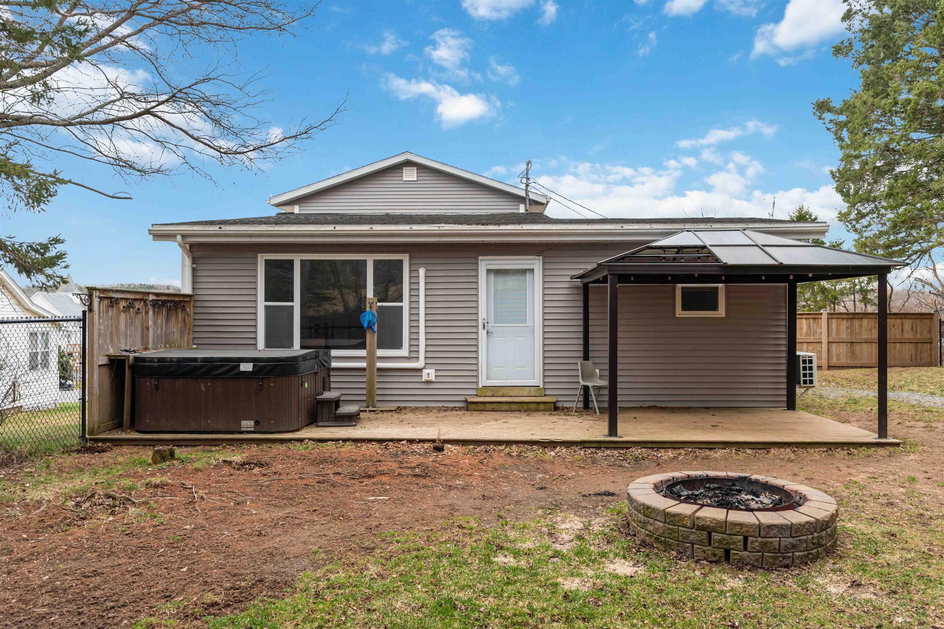 $399,900.00: 163 Old Halifax Road West Road, Three Mile Plains