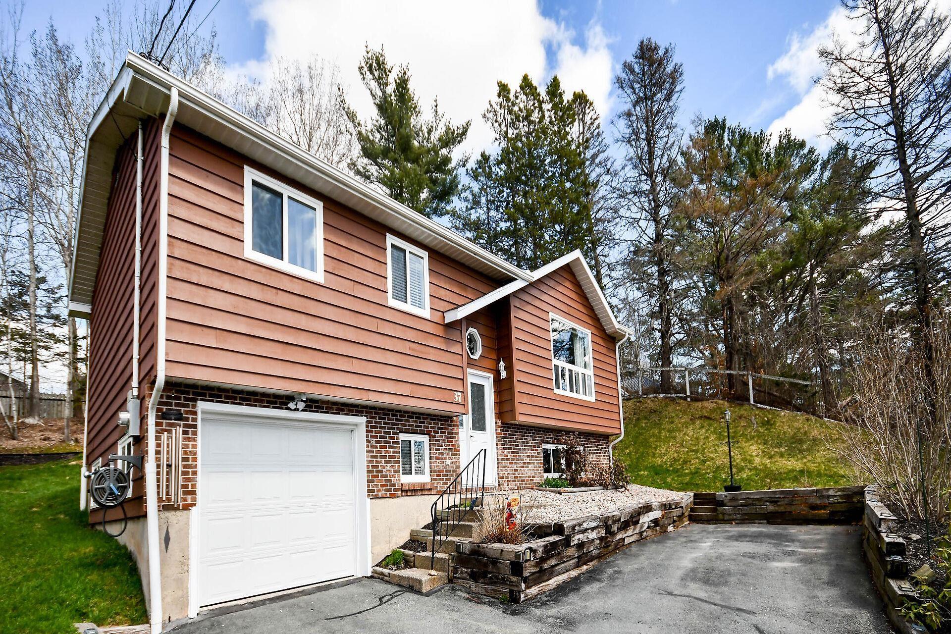 37 Hillcrest Avenue, Lower Sackville, NS (MLS® 202507640)