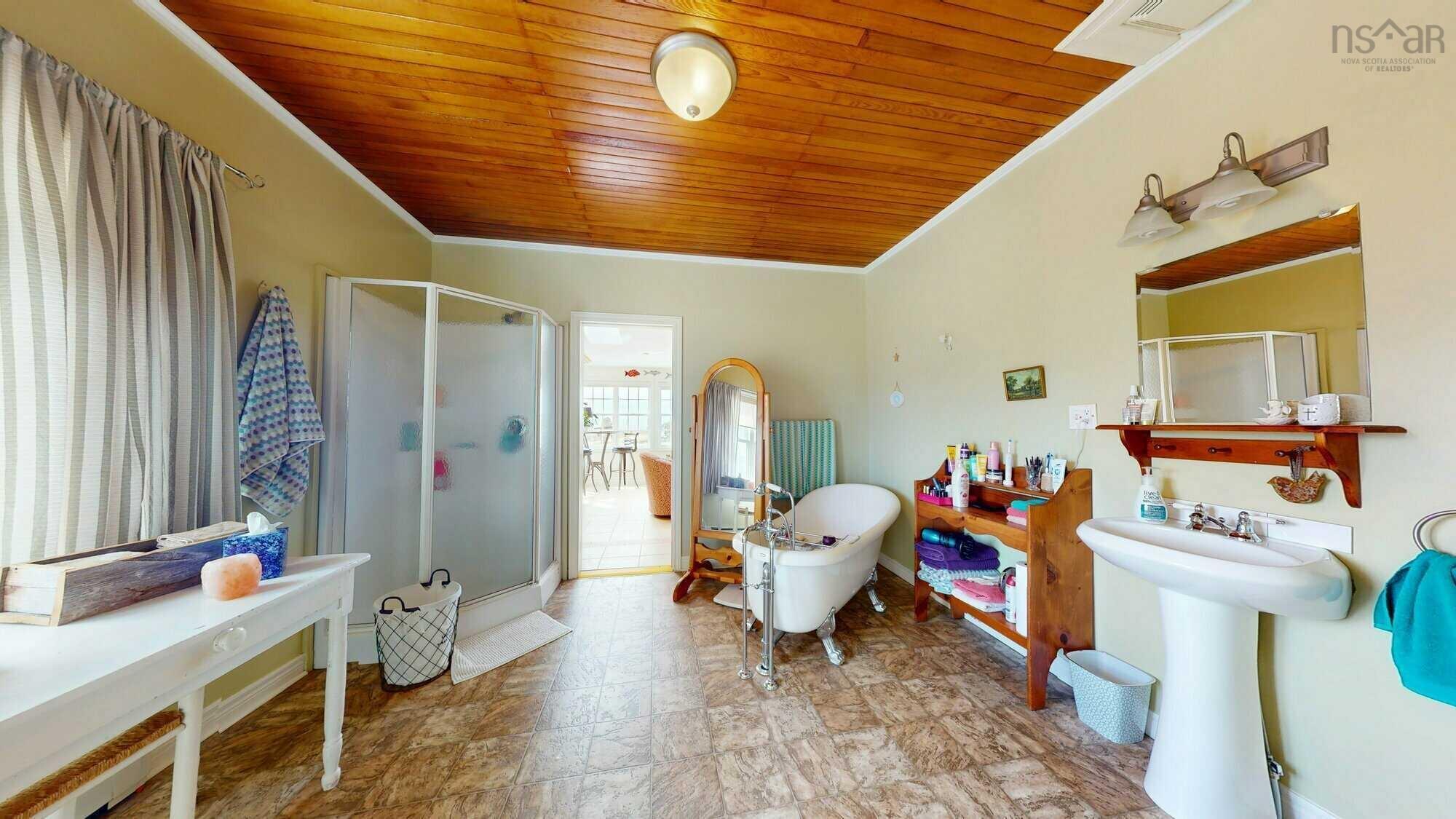 $450,000.00: 18 Harbourview Drive, Port Bickerton