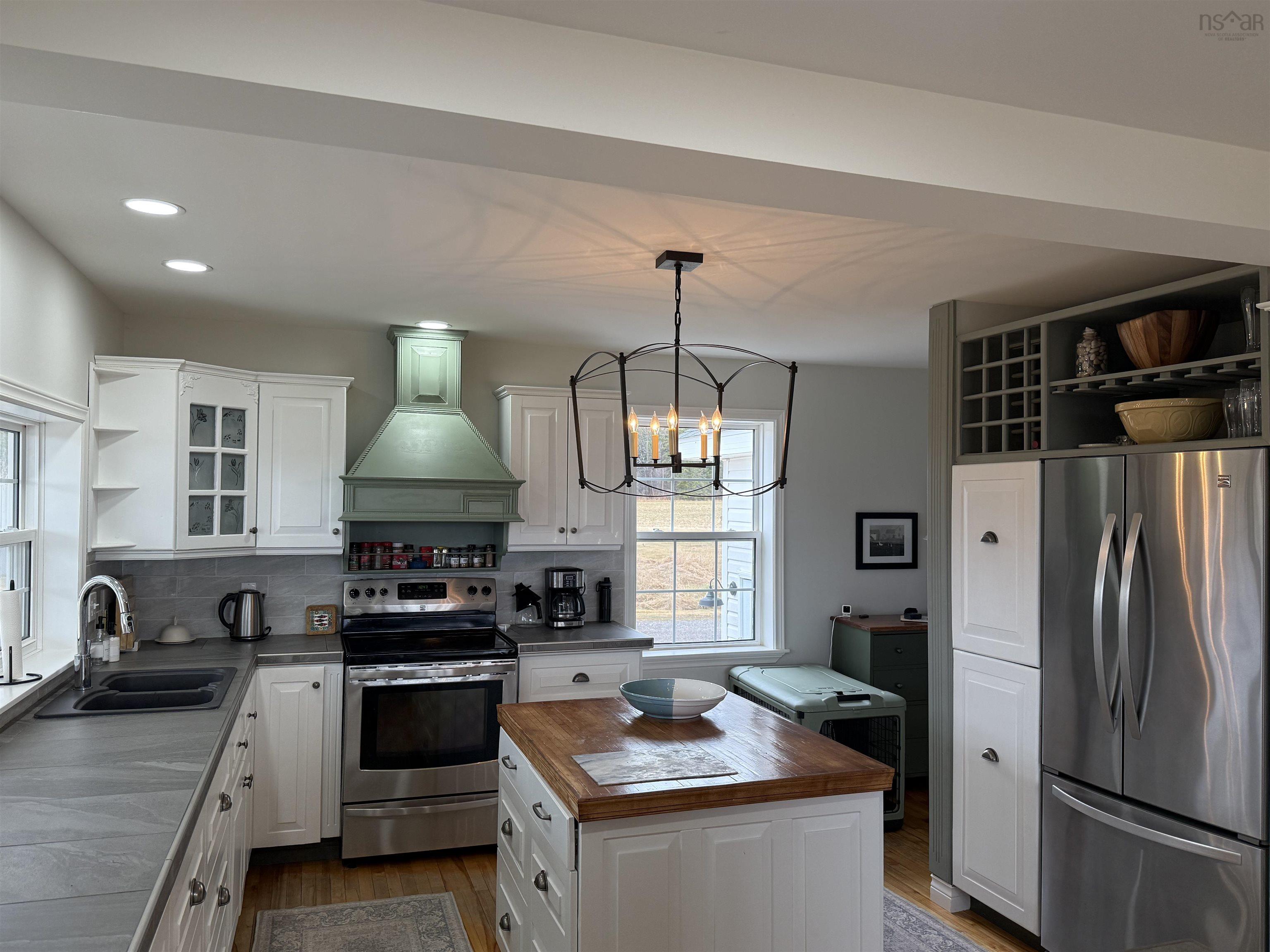 $624,999.00: 9802 4 Highway, Tracadie