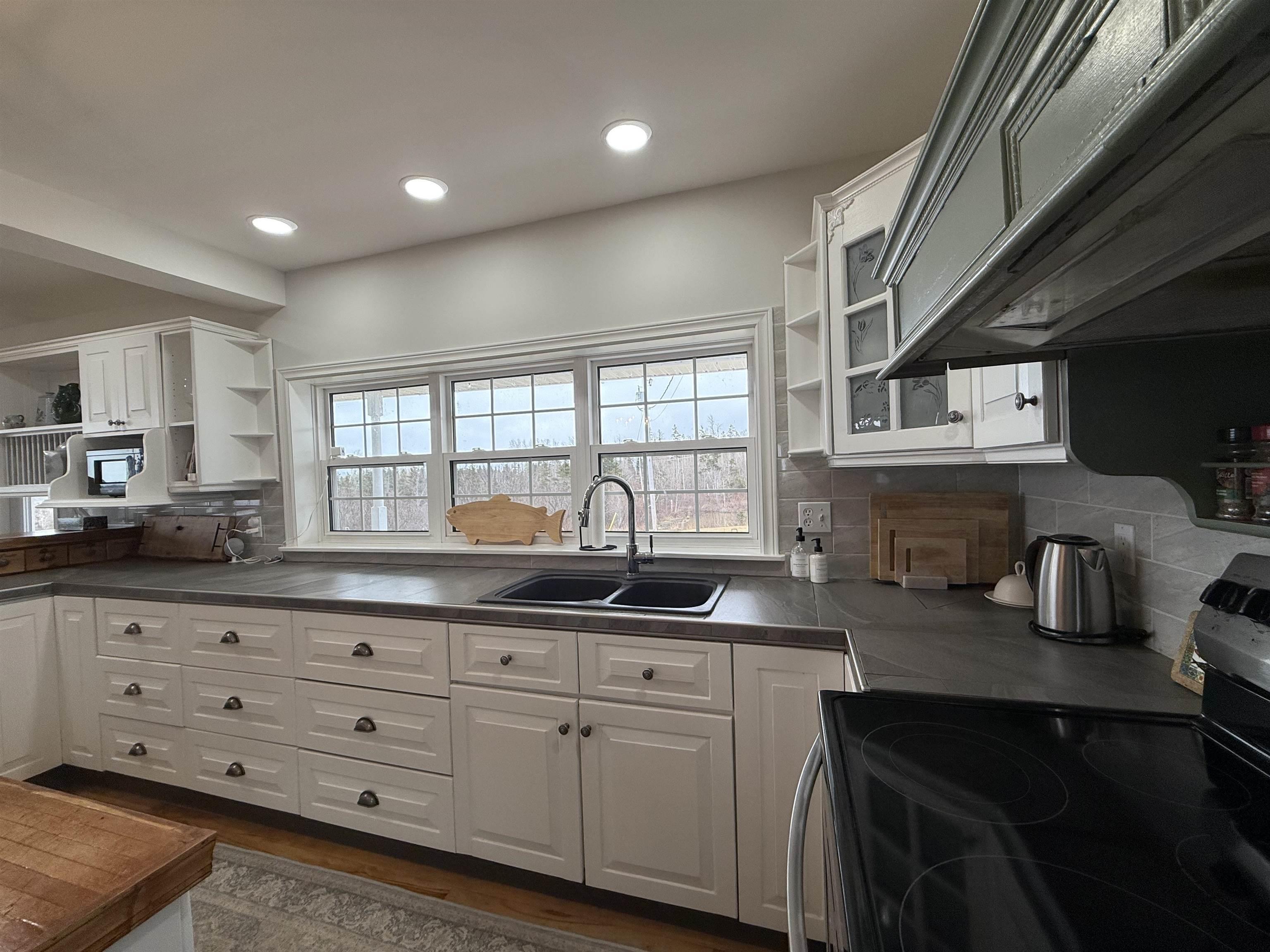 $624,999.00: 9802 4 Highway, Tracadie