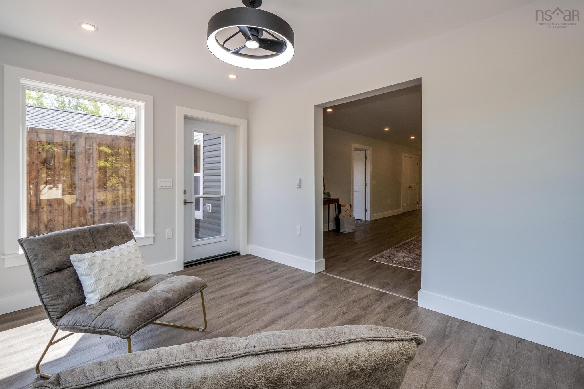 $474,900.00: 38 Pemberton Avenue, Garlands Crossing