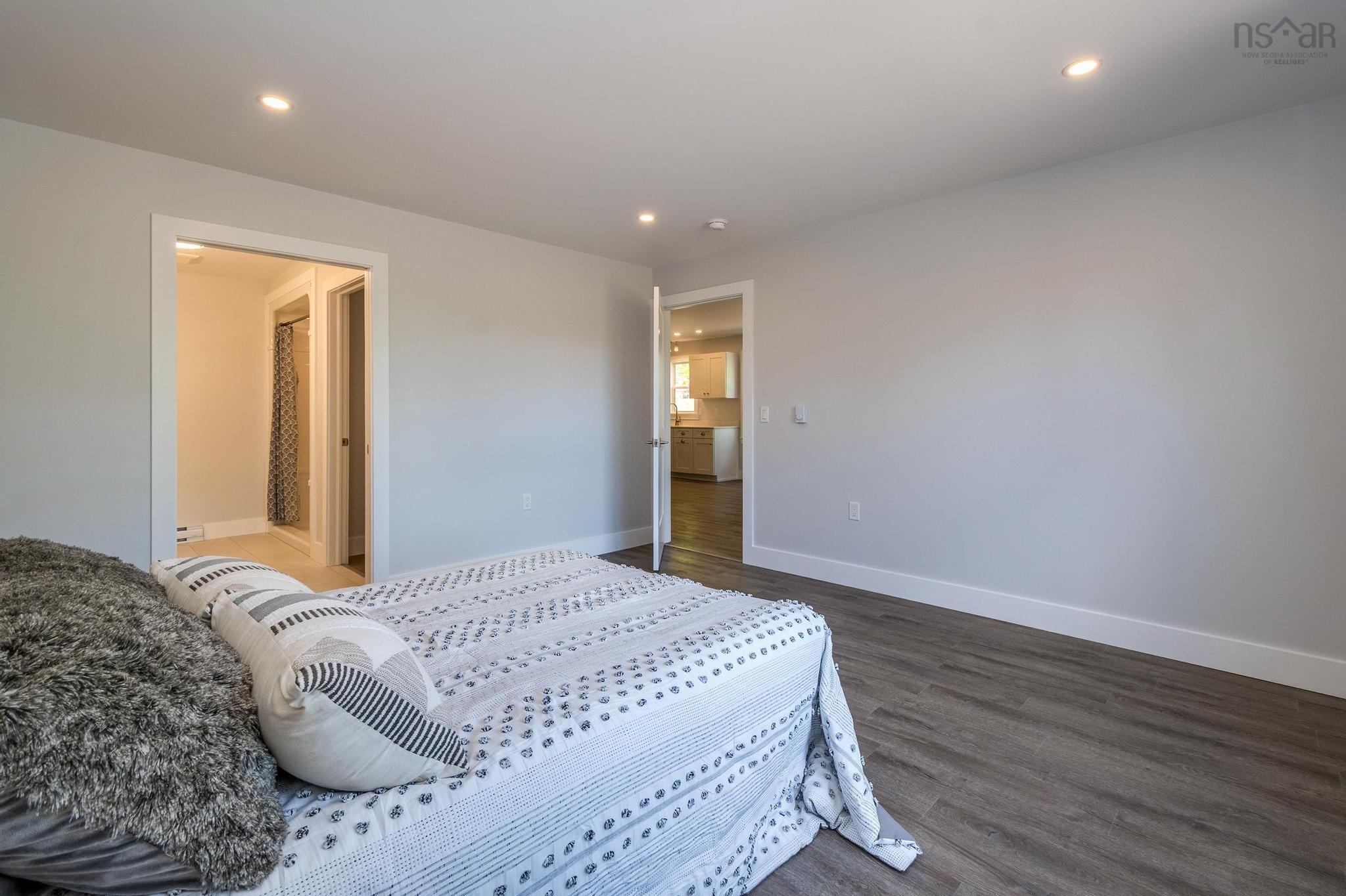 $474,900.00: 38 Pemberton Avenue, Garlands Crossing