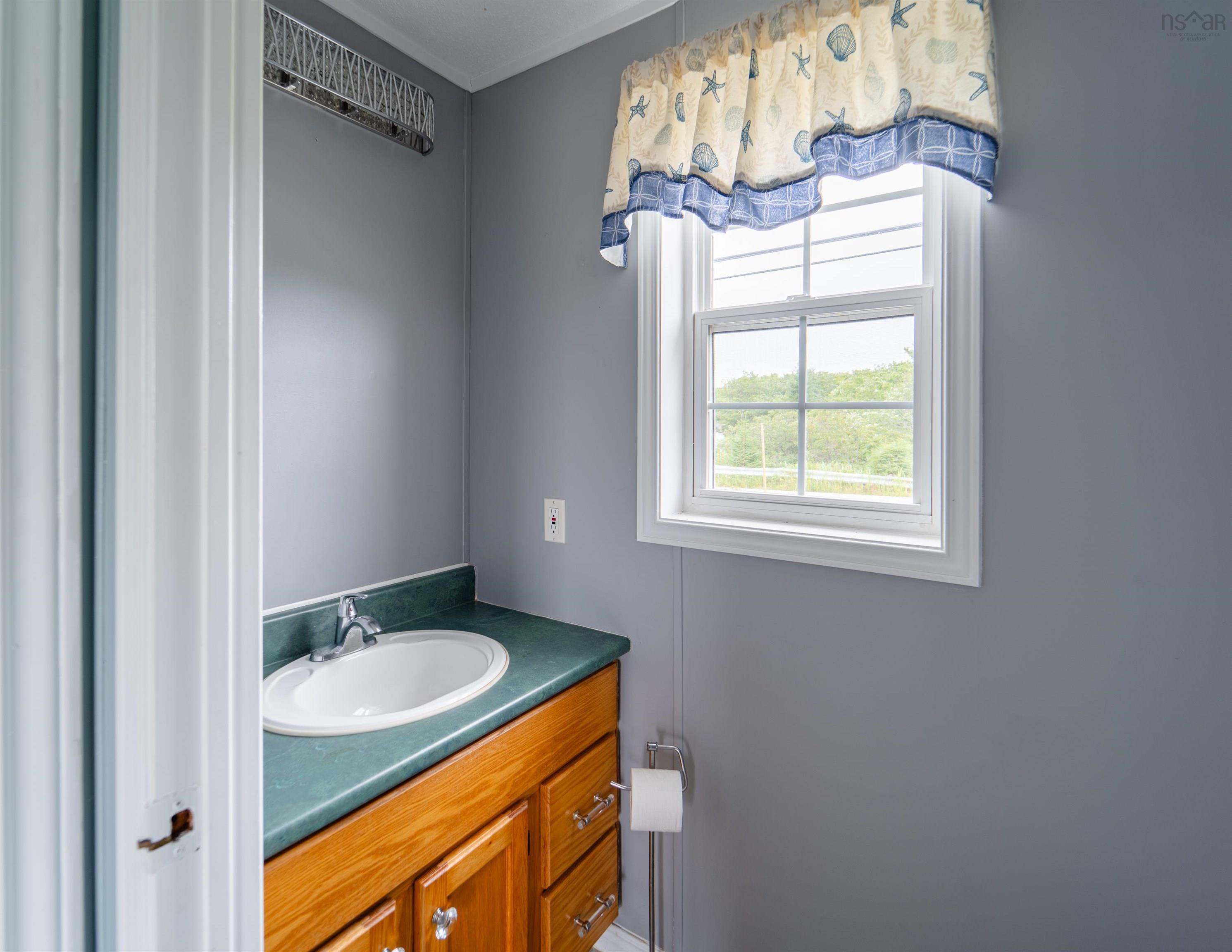 $285,000.00: 2722 Sandy Point Road, Lower Sandy Point