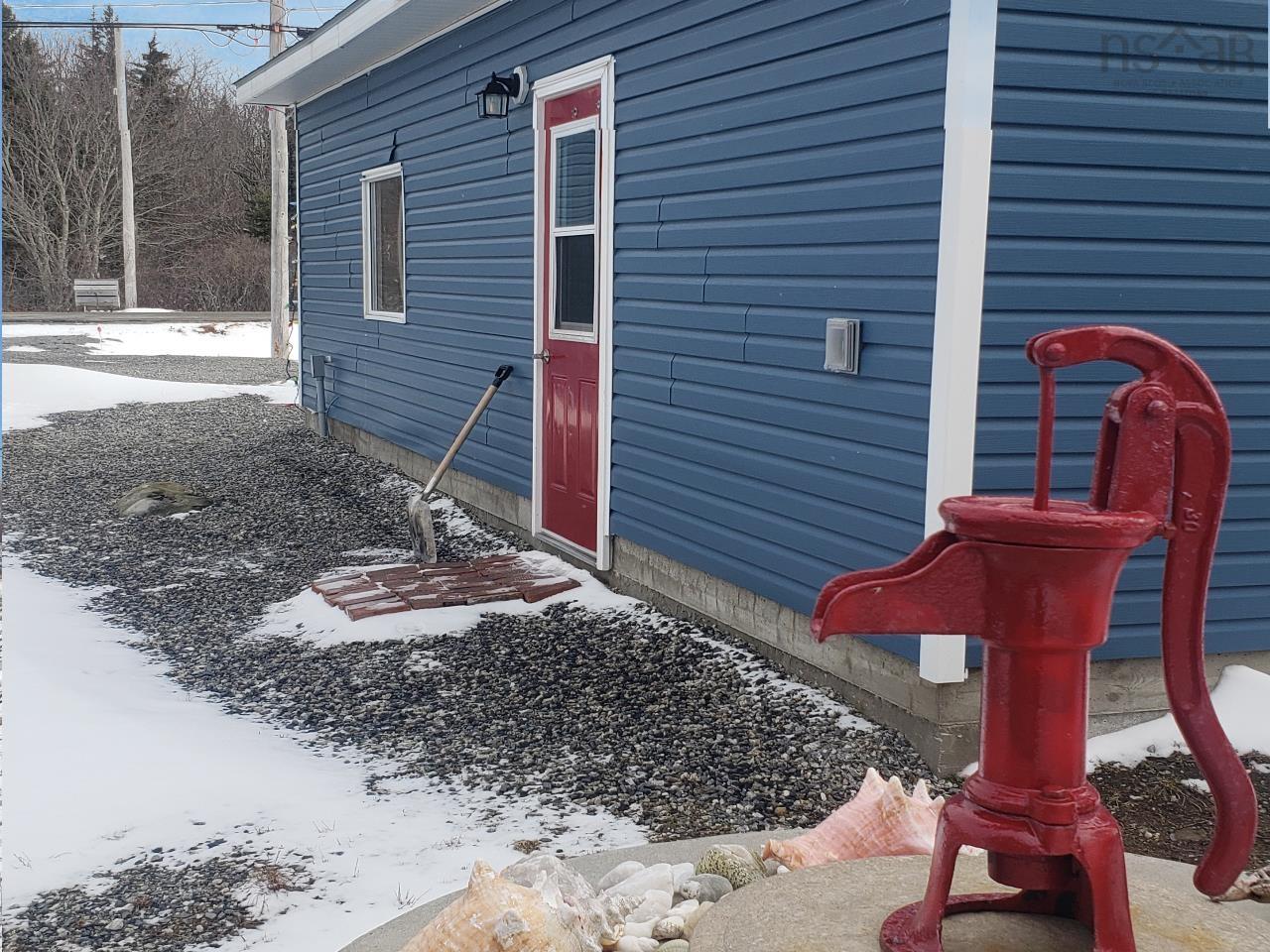 $285,000.00: 2722 Sandy Point Road, Lower Sandy Point