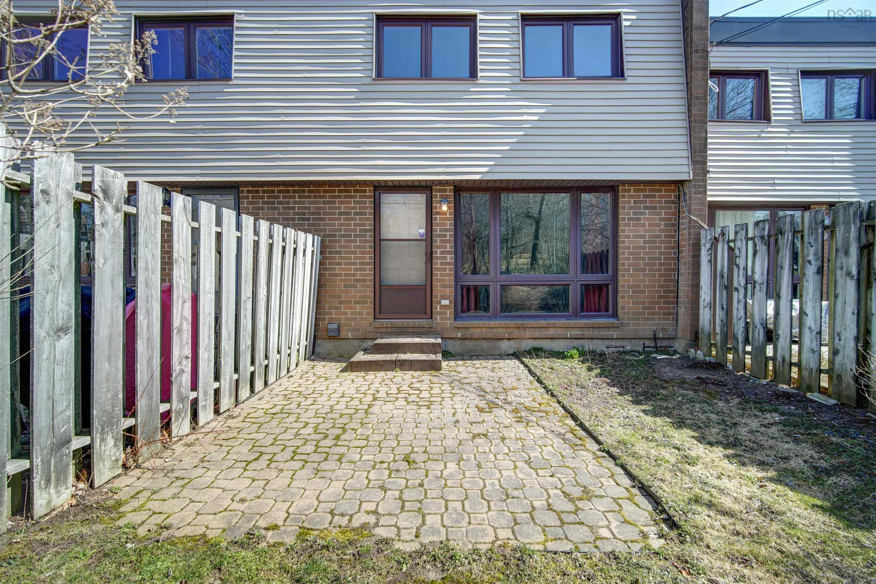 $379,900.00: 112 Forestside Crescent, Halifax