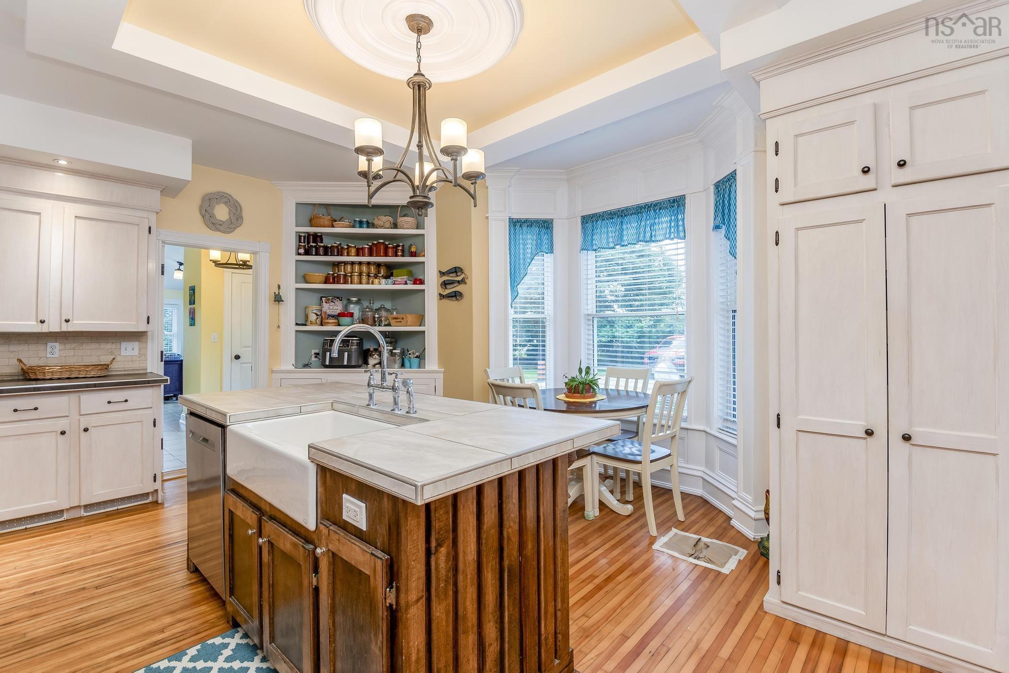 $1,049,000.00: 76 Montague Row, Digby