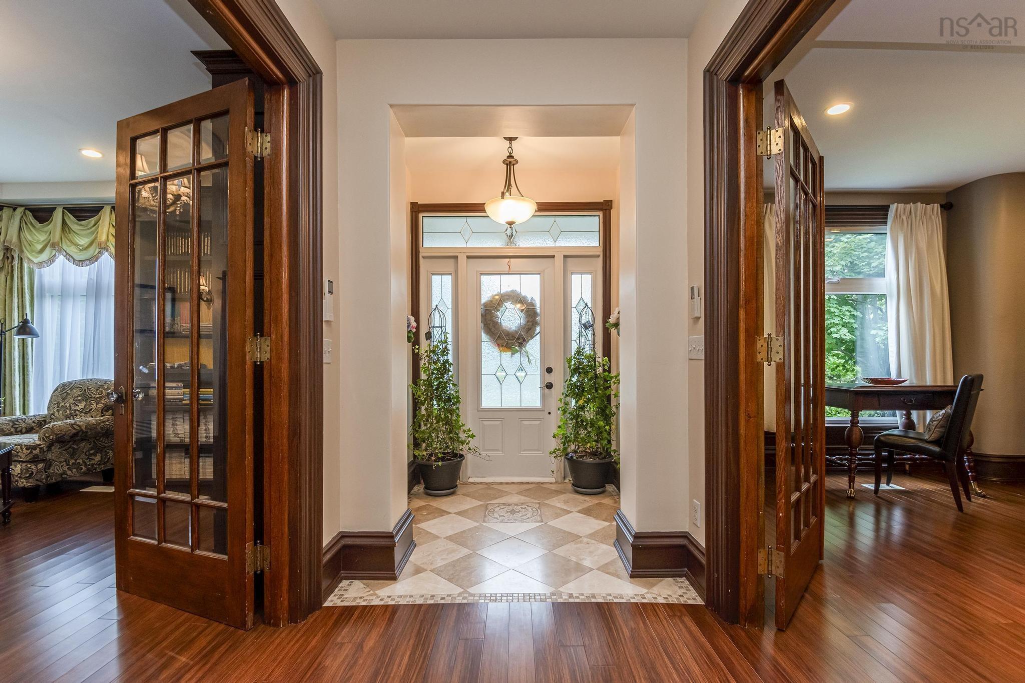 $1,049,000.00: 76 Montague Row, Digby