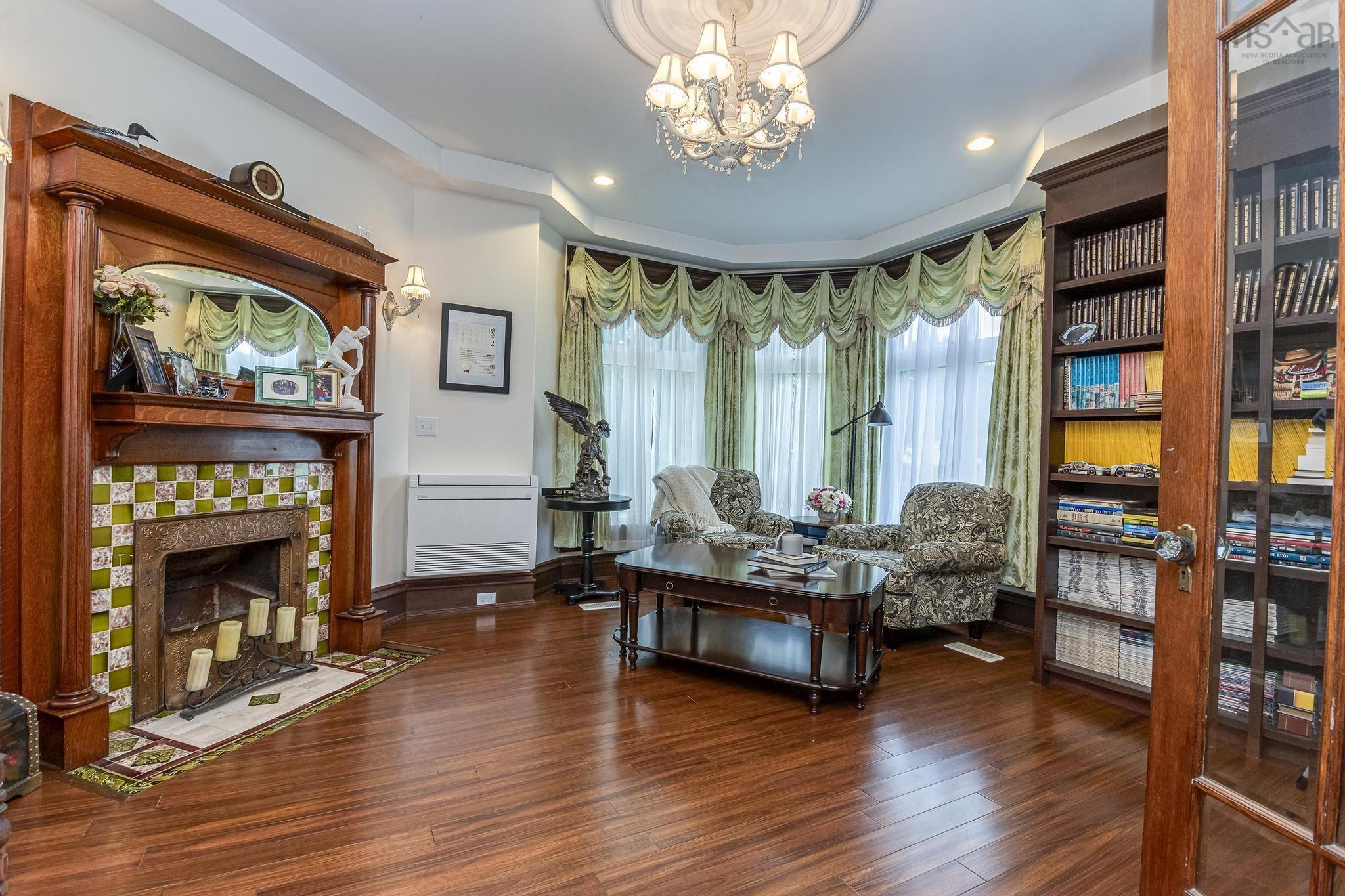 $1,049,000.00: 76 Montague Row, Digby