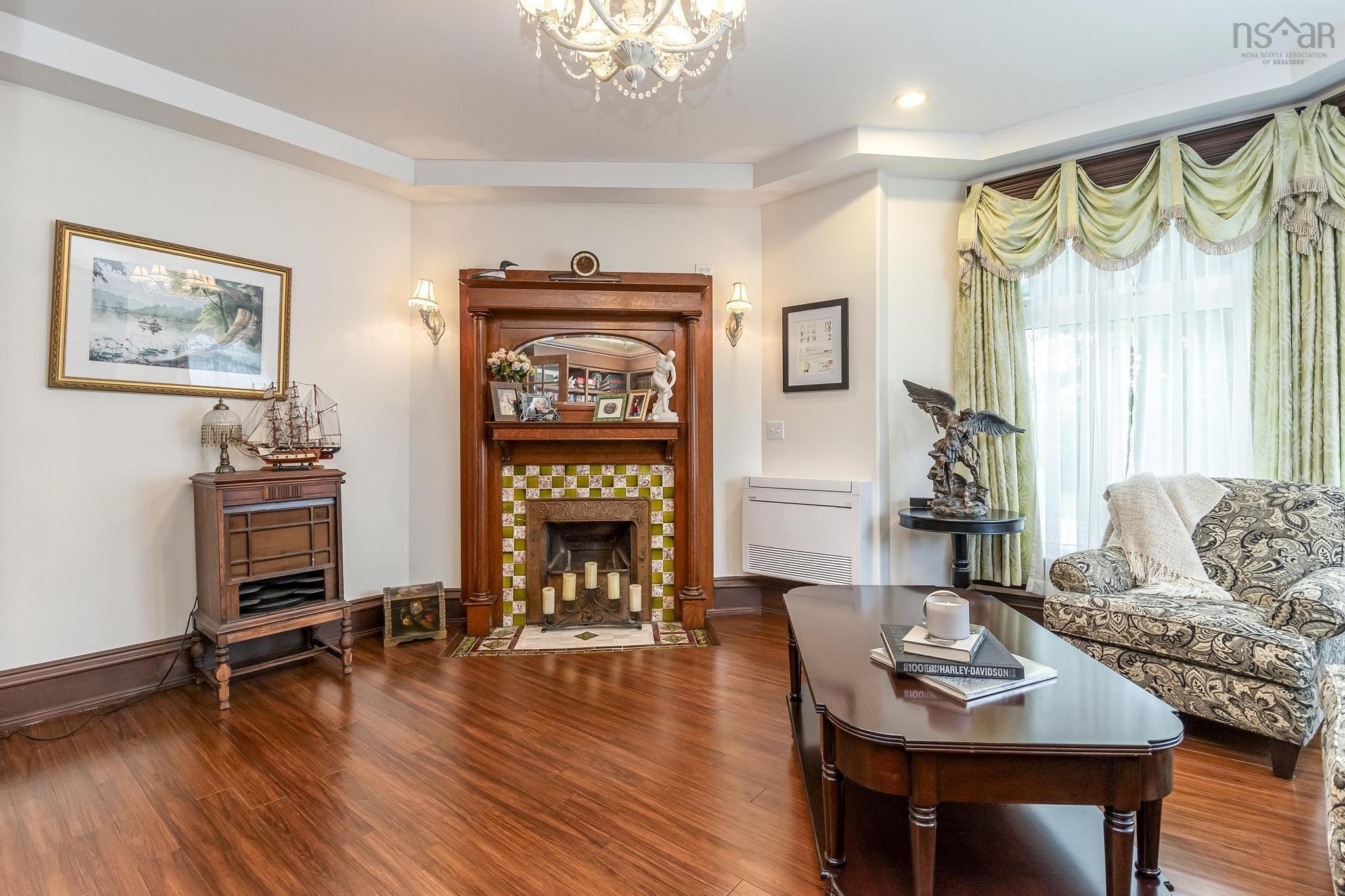 $1,049,000.00: 76 Montague Row, Digby