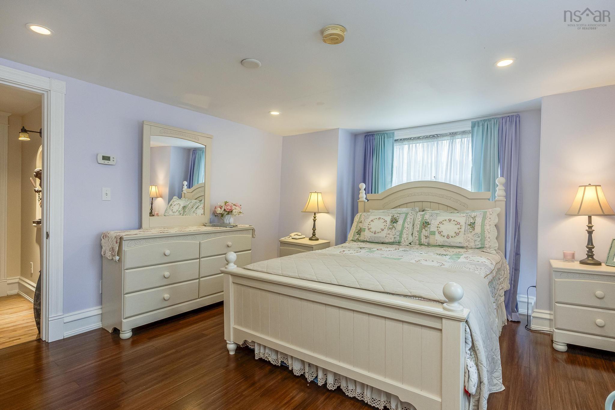 $1,049,000.00: 76 Montague Row, Digby