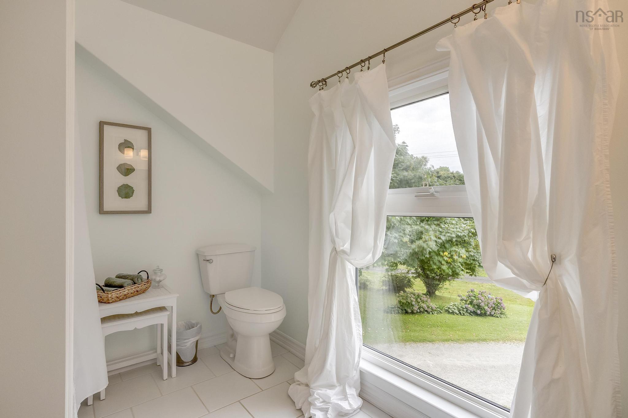 $1,049,000.00: 76 Montague Row, Digby