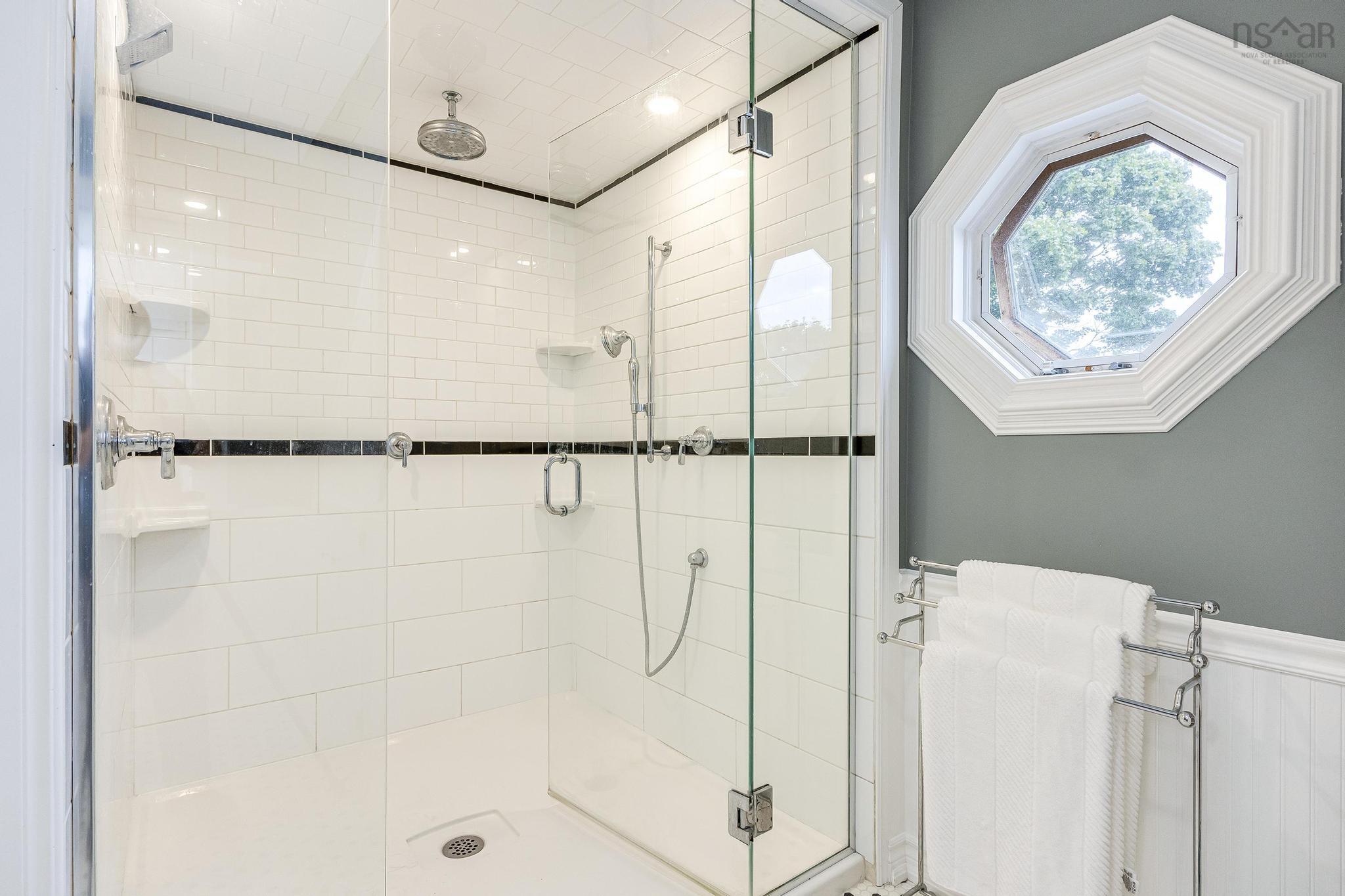 $1,049,000.00: 76 Montague Row, Digby