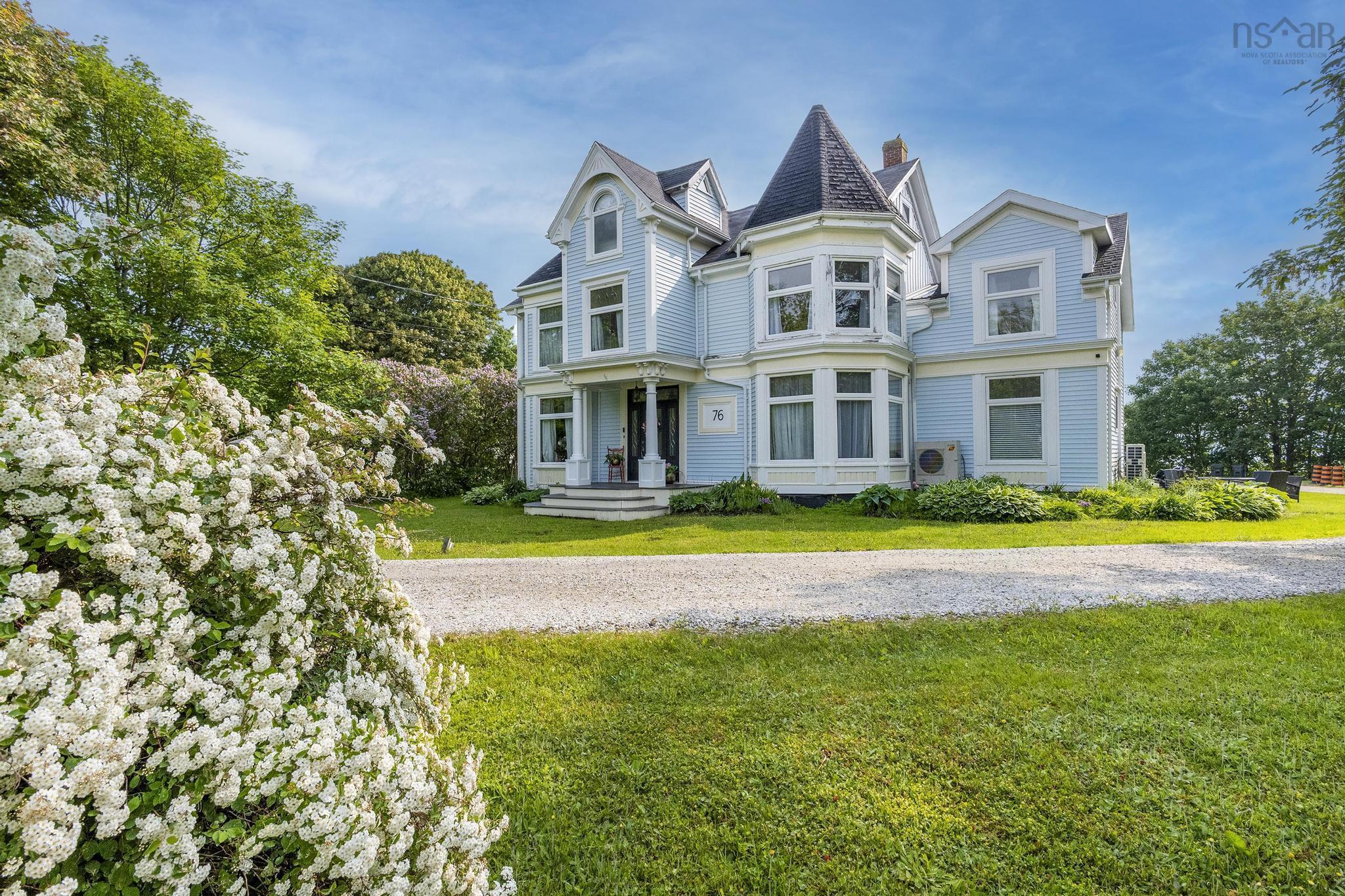 $1,049,000.00: 76 Montague Row, Digby