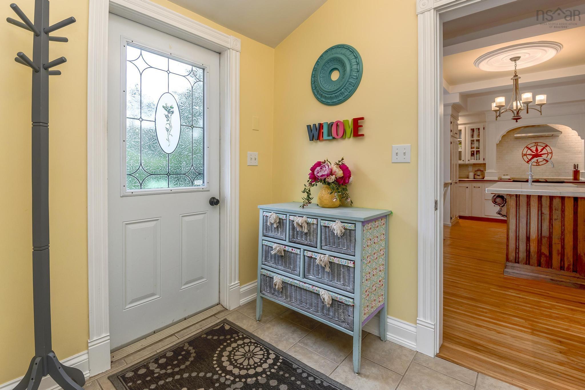 $1,049,000.00: 76 Montague Row, Digby