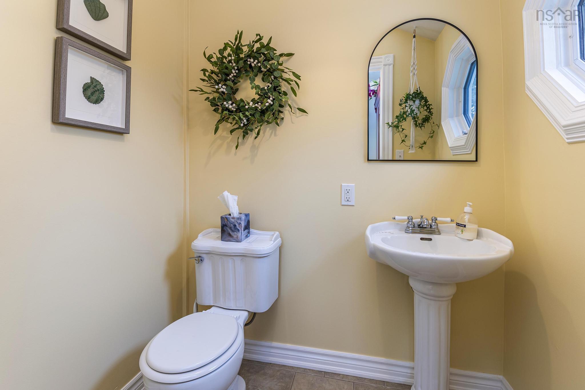 $1,049,000.00: 76 Montague Row, Digby