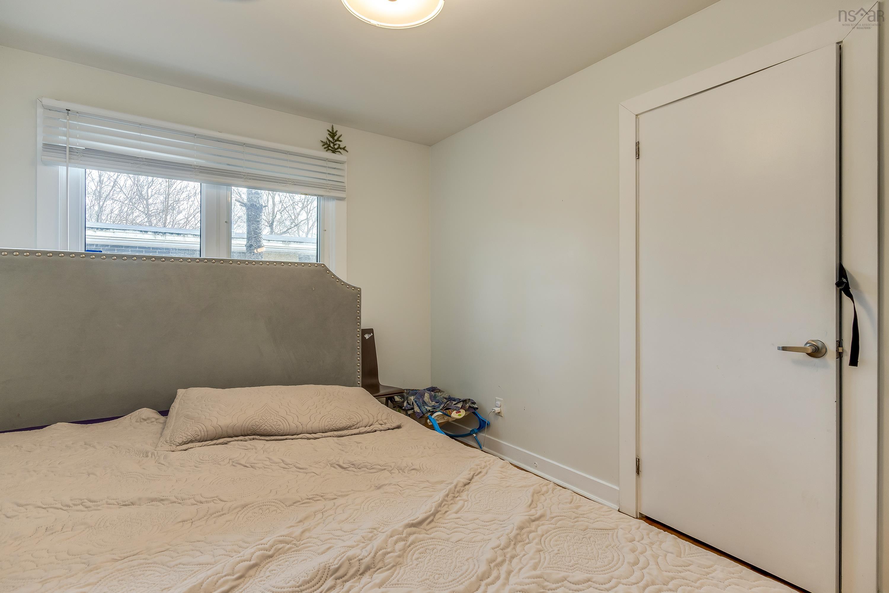 33 Southill Drive 