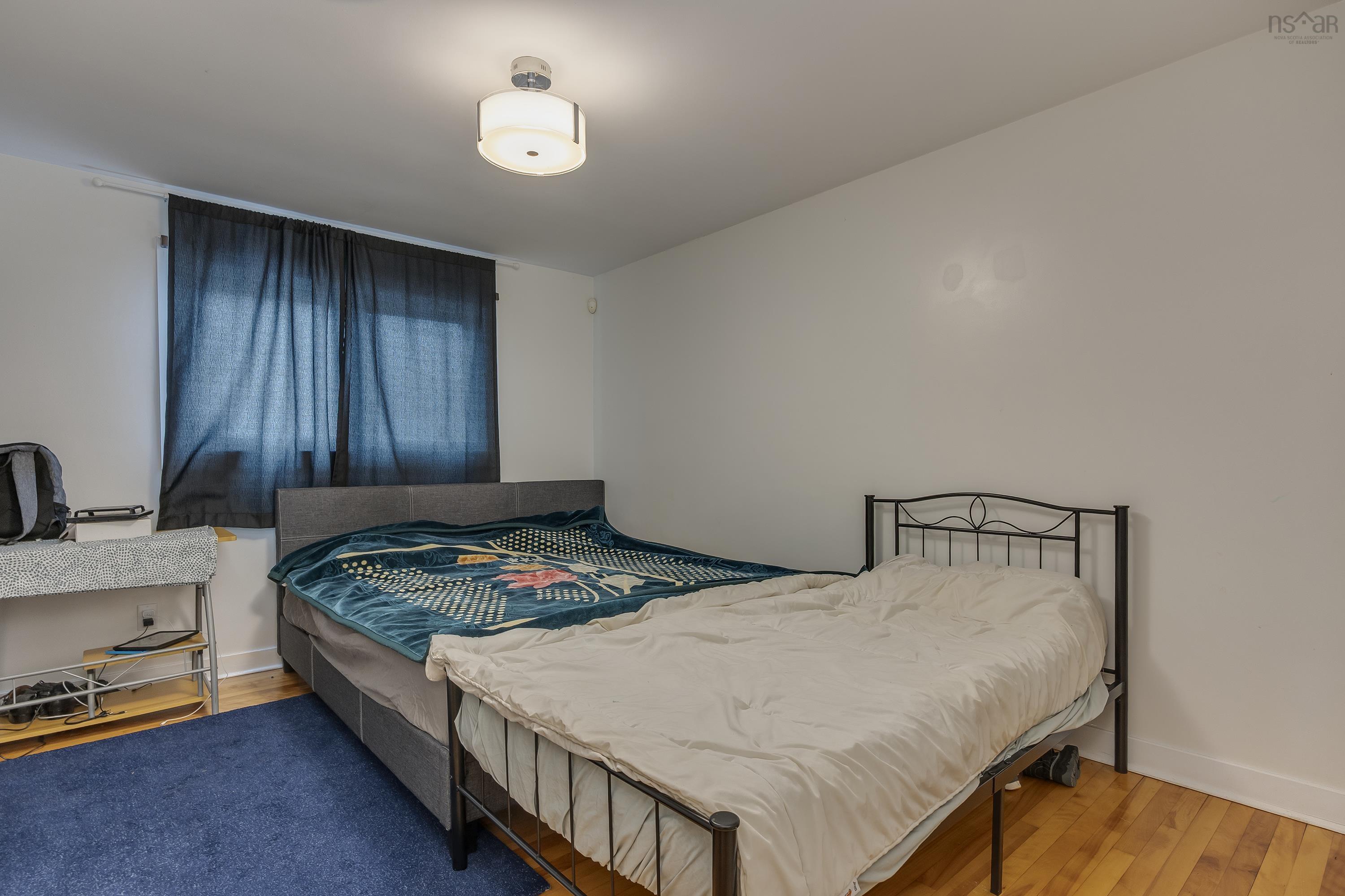 33 Southill Drive 