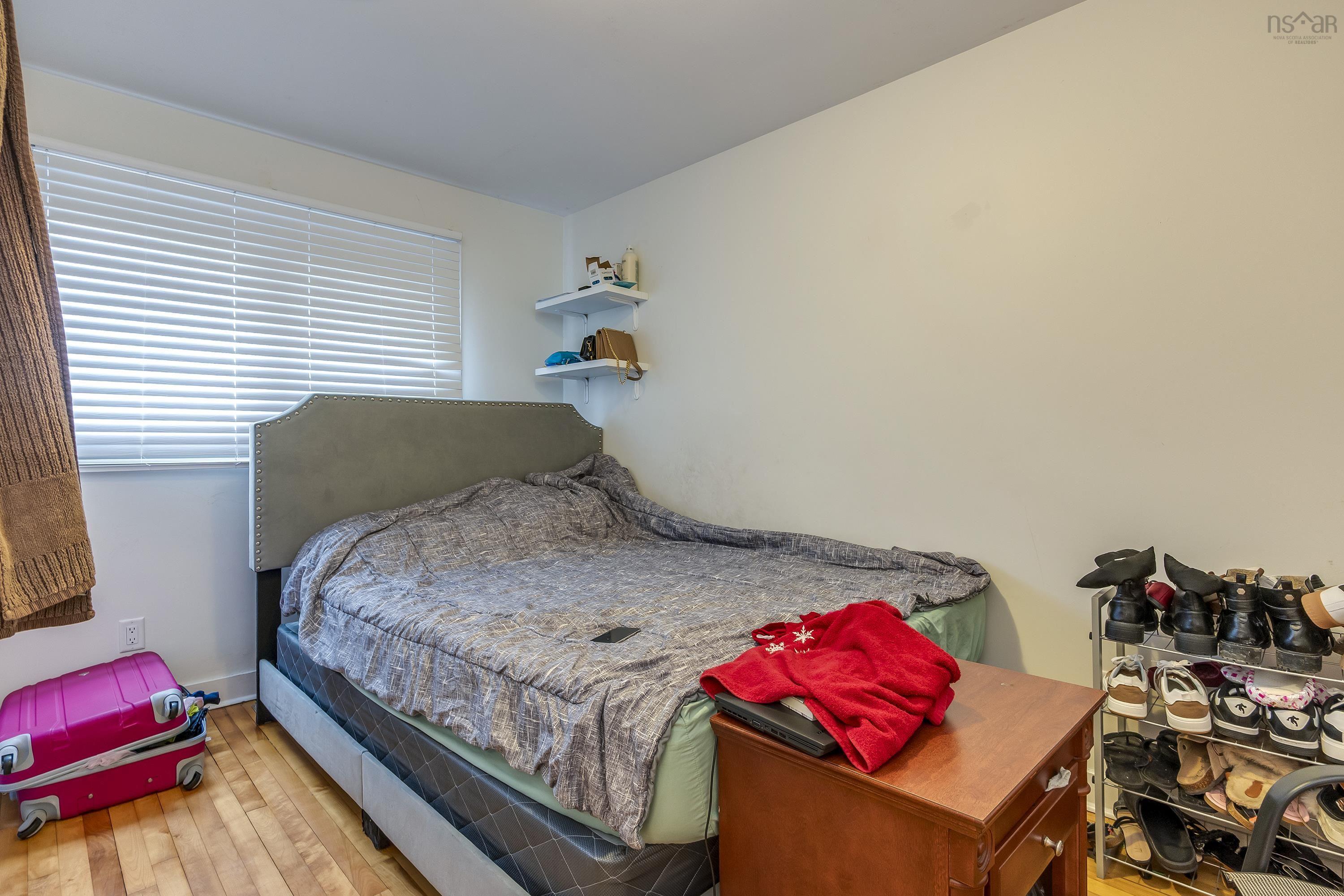 33 Southill Drive 
