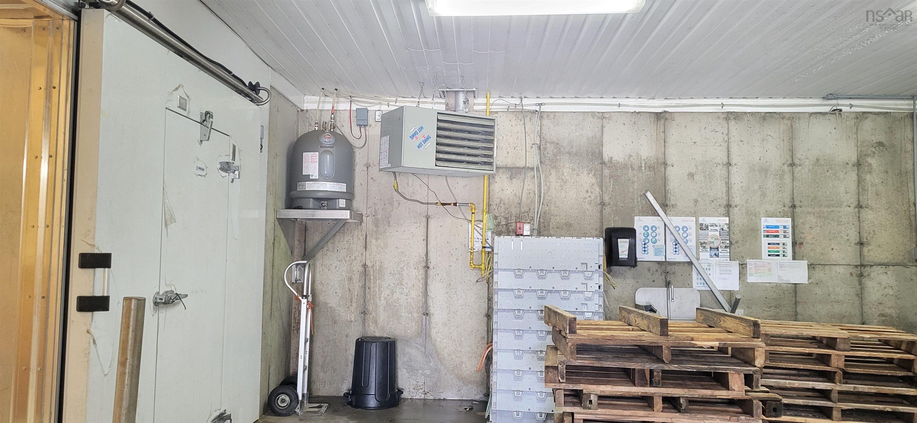 $900,000.00: 9095-9087-9101 Highway 1 Meteghan River,, Meteghan River