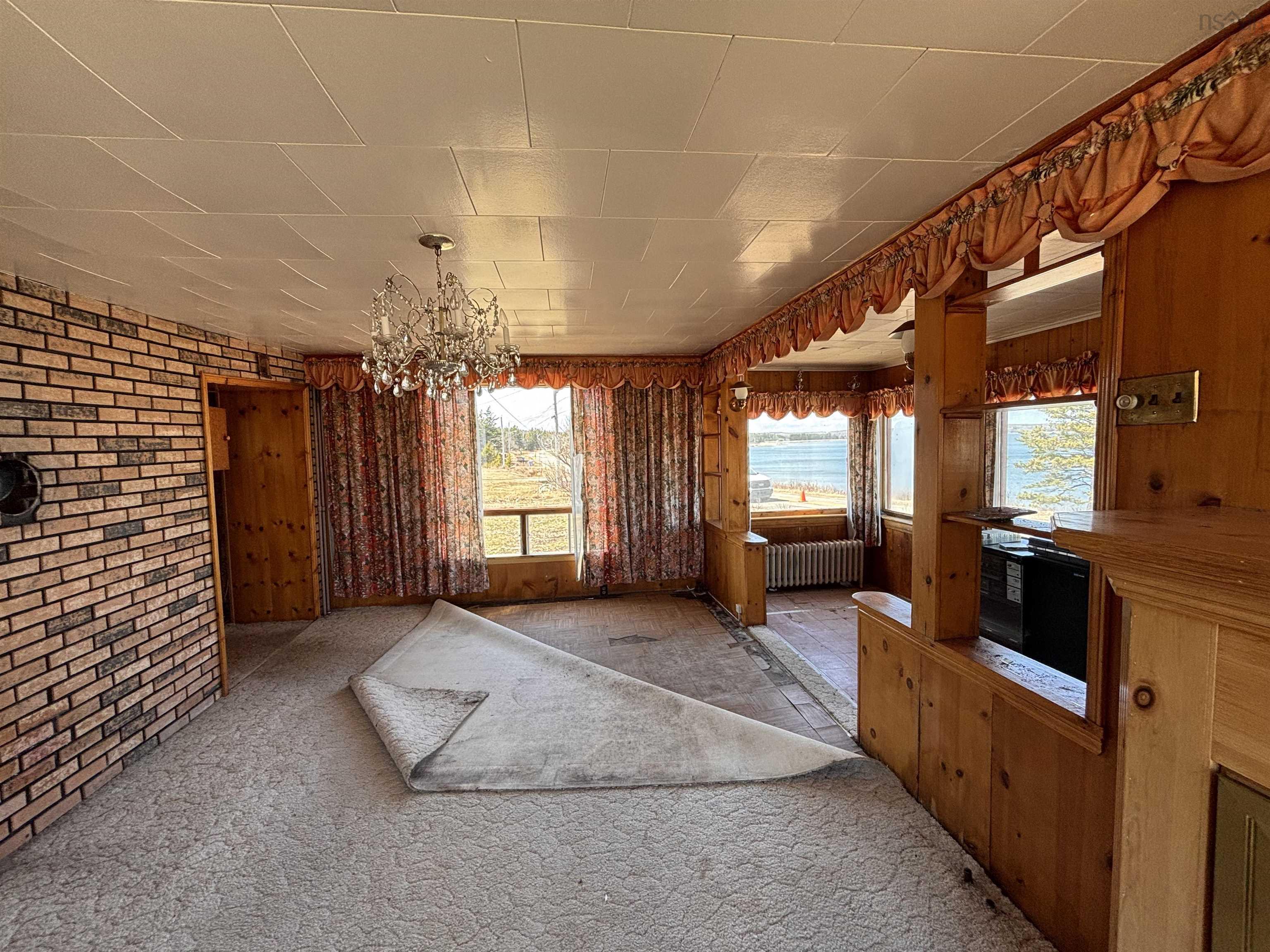 $165,000.00: 934 Mira Bay Drive, Catalone Gut